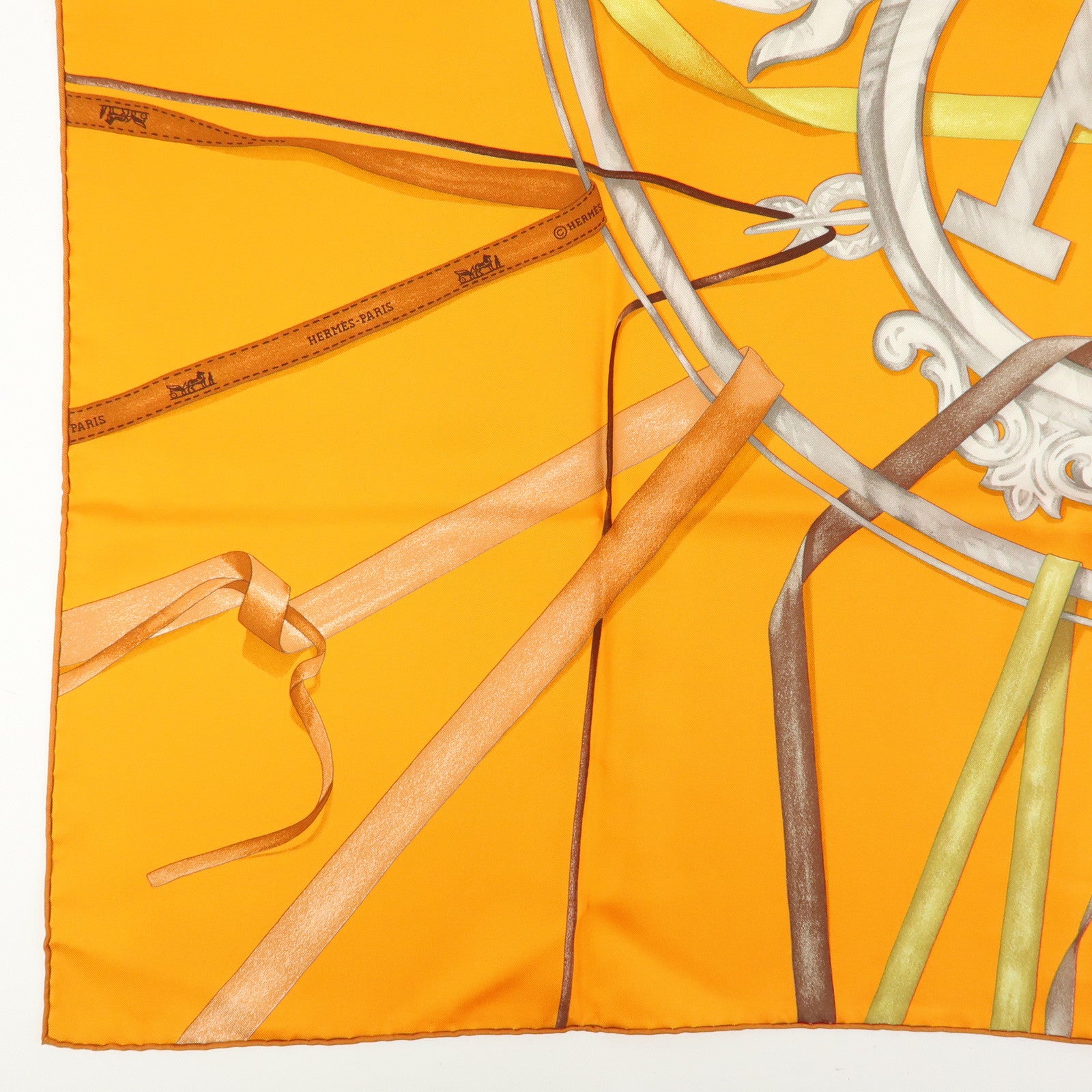 HERMES Carre 90 Silk 100% Scarf ATTRAPE TES REVES Orange