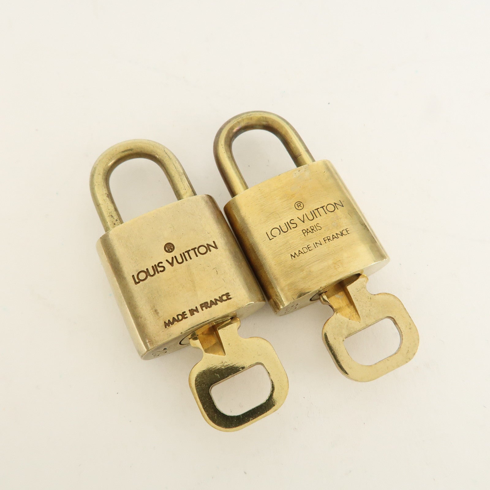 Louis Vuitton Set of 10 Lock & Key Cadena Key Lock Metal Gold Used