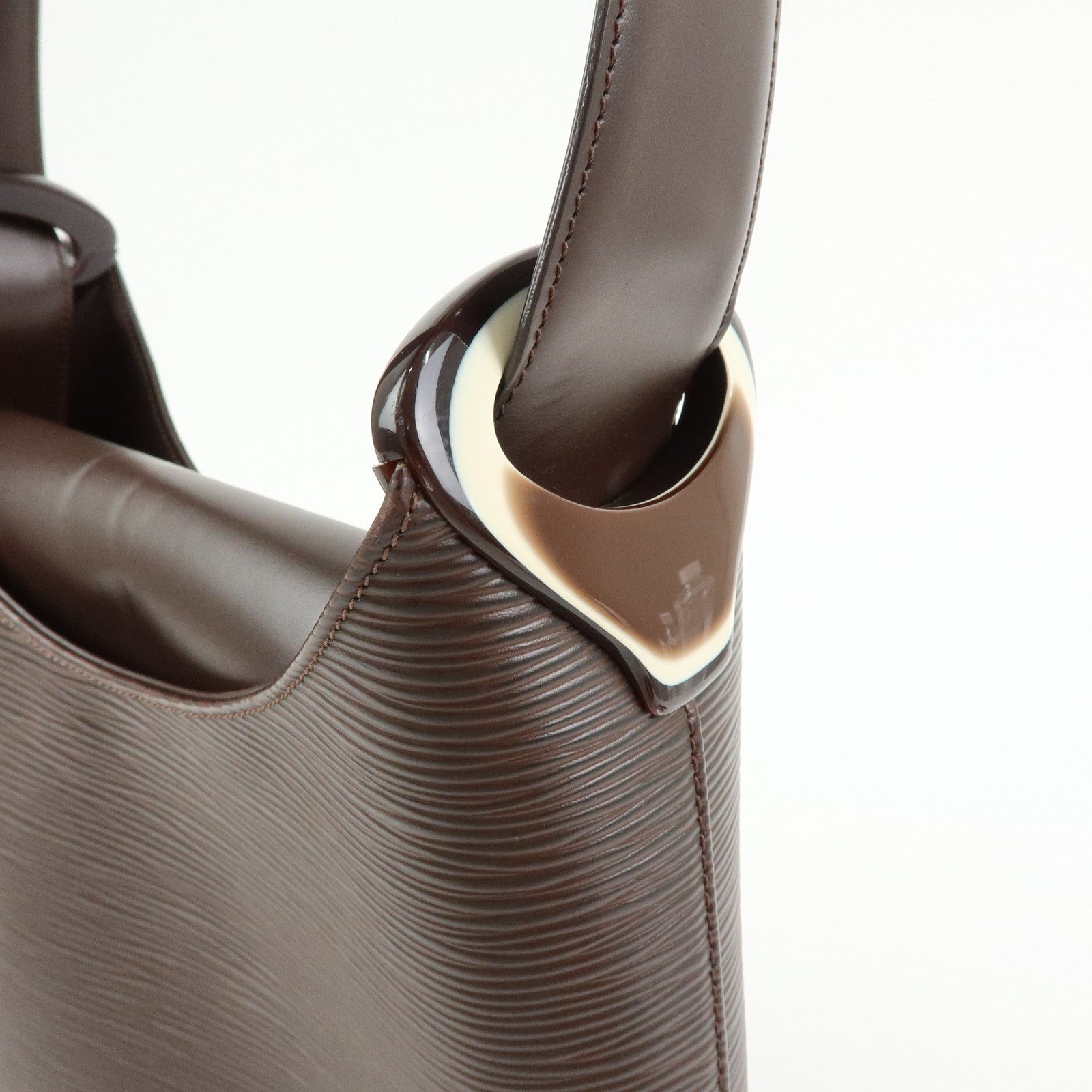 Louis Vuitton Epi Verso Leather Shoulder Bag Mocha M5281D