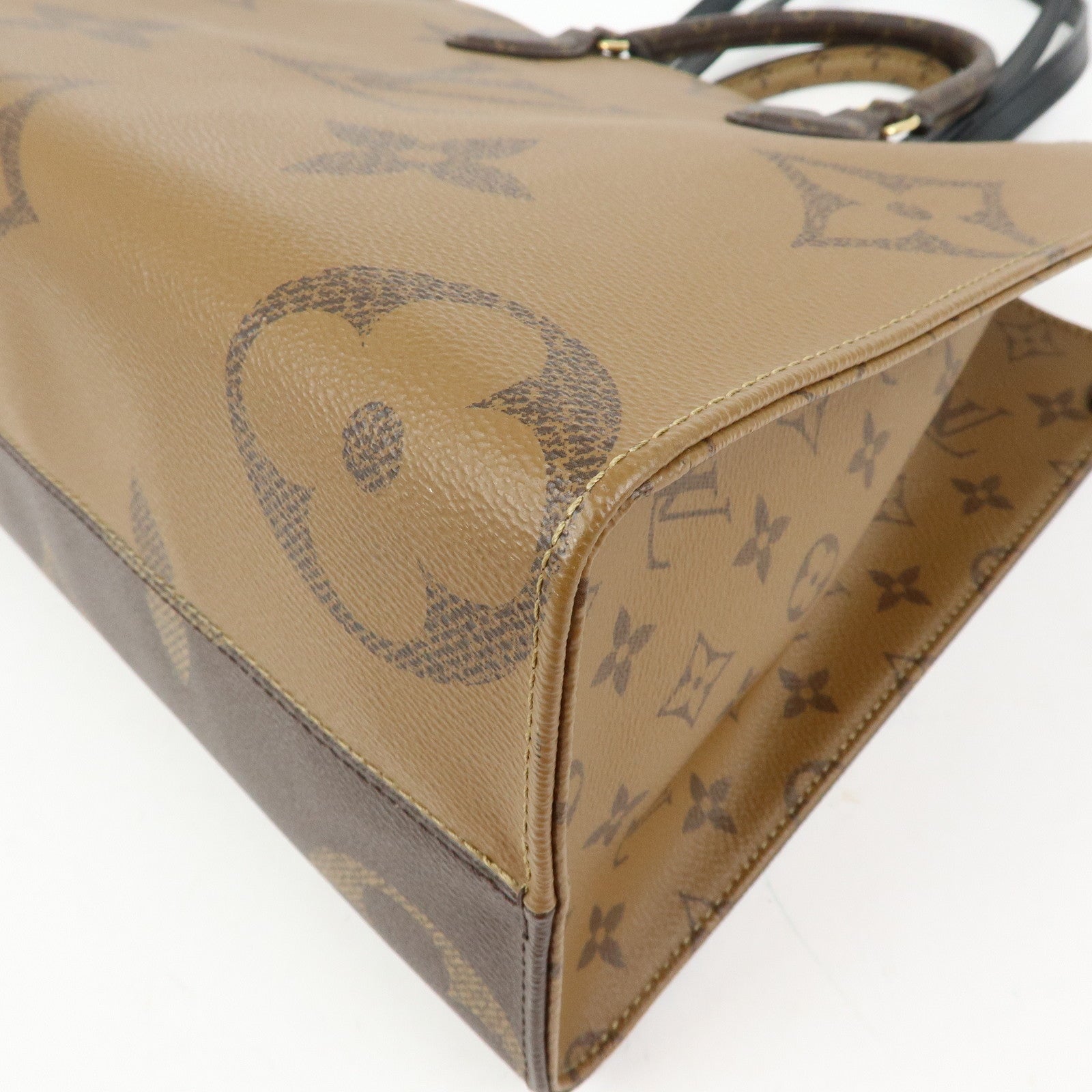 LOUIS VUITTON Monogram Giant Reverse On the Go MM Tote Bag M45321