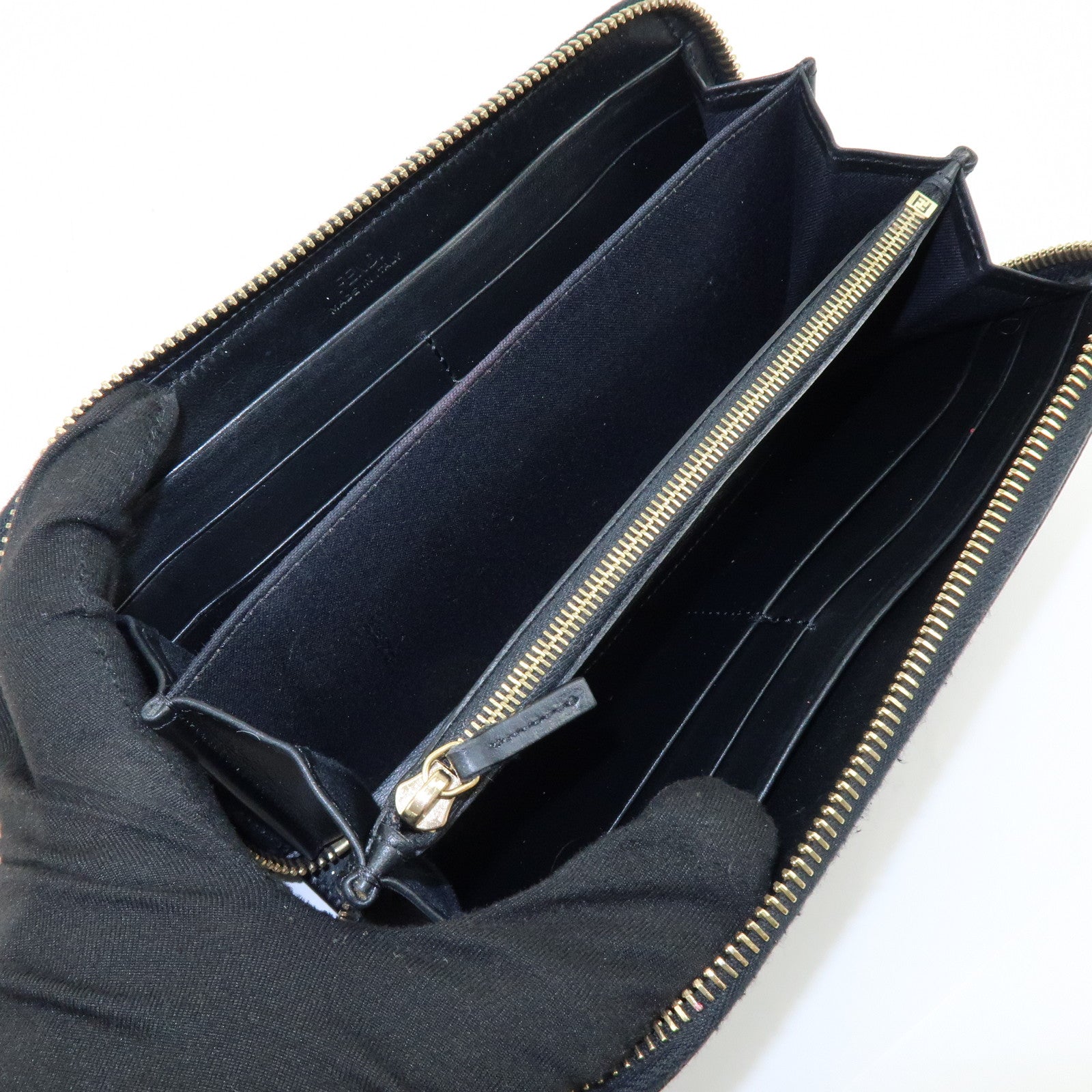 FENDI Leather Round Zippy Long Wallet Black 8M0299