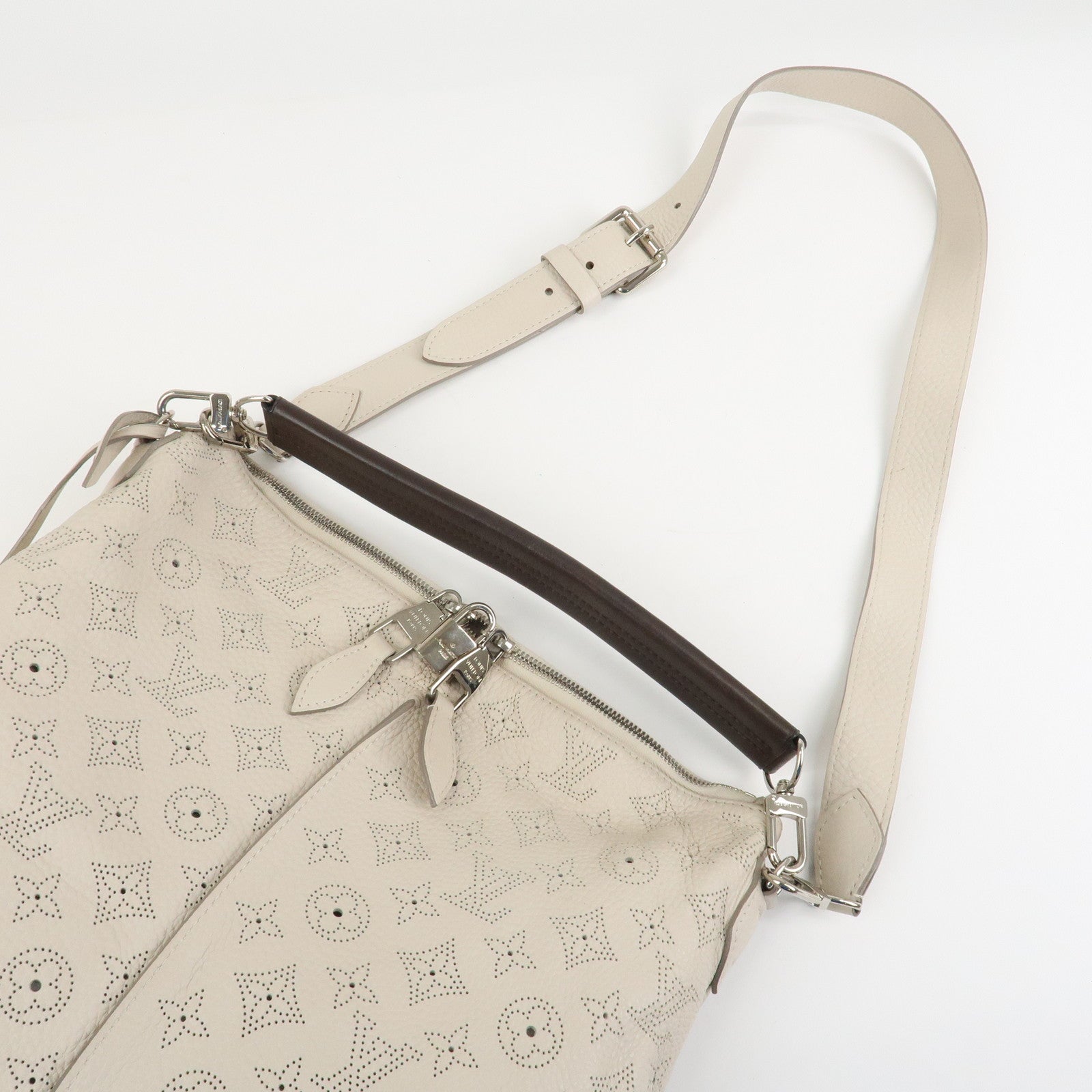 Louis Vuitton Monogram Mahina Selene PM Shoulder Bag Blanc M94275
