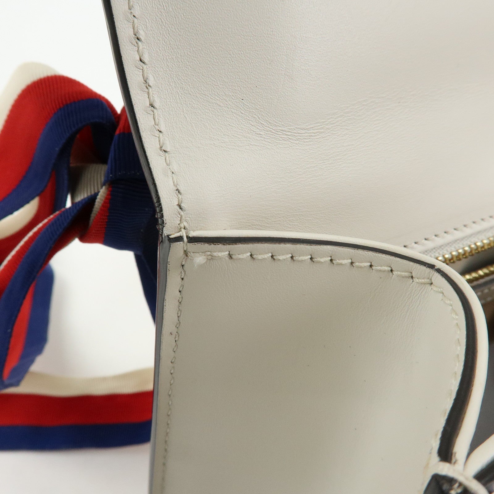 GUCCI Sylvie Sherry Leather Shoulder Bag Ribbon Charm White 421882