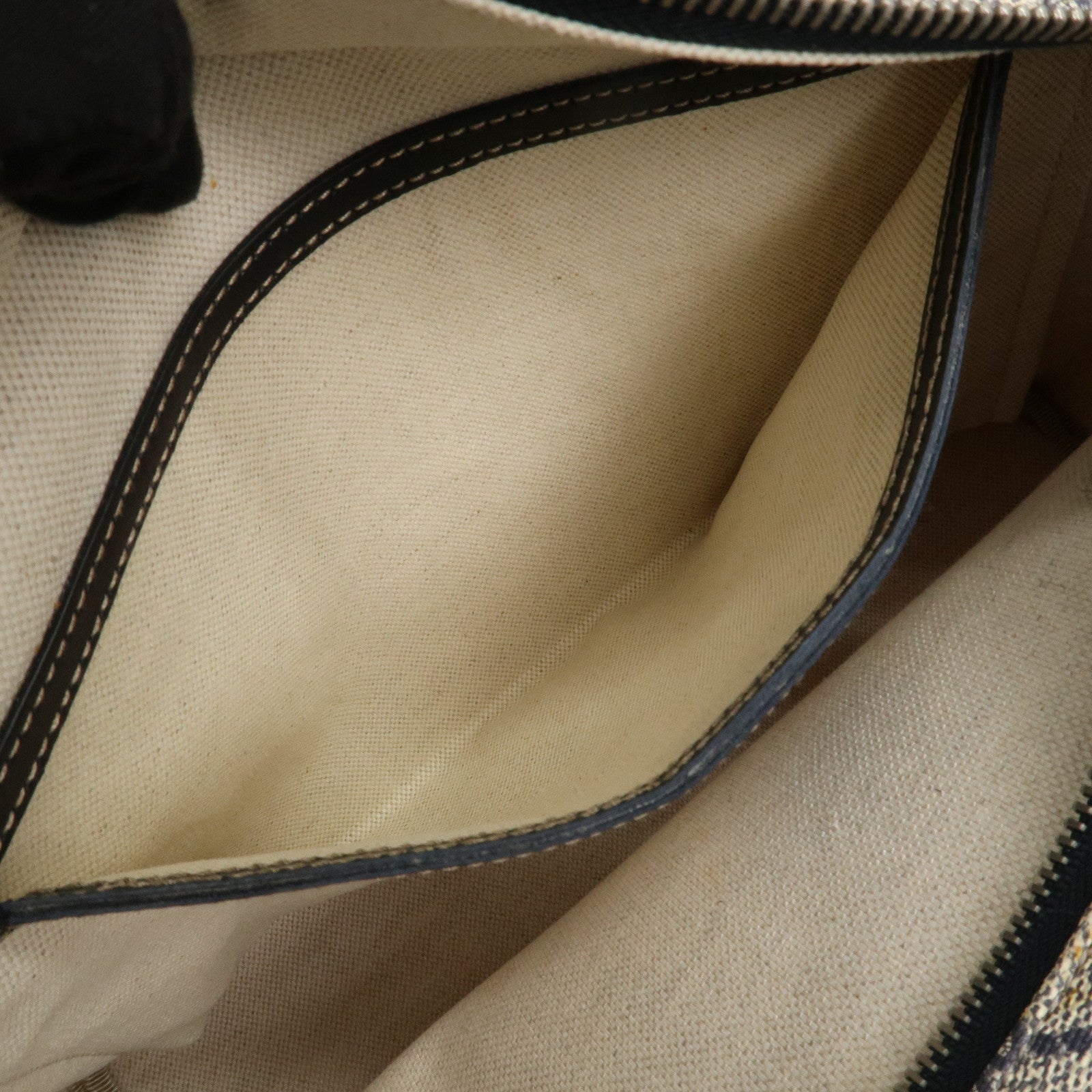 GUCCI GG Supreme PVC Leather Tote Bag Hand Bag Beige Black 211138