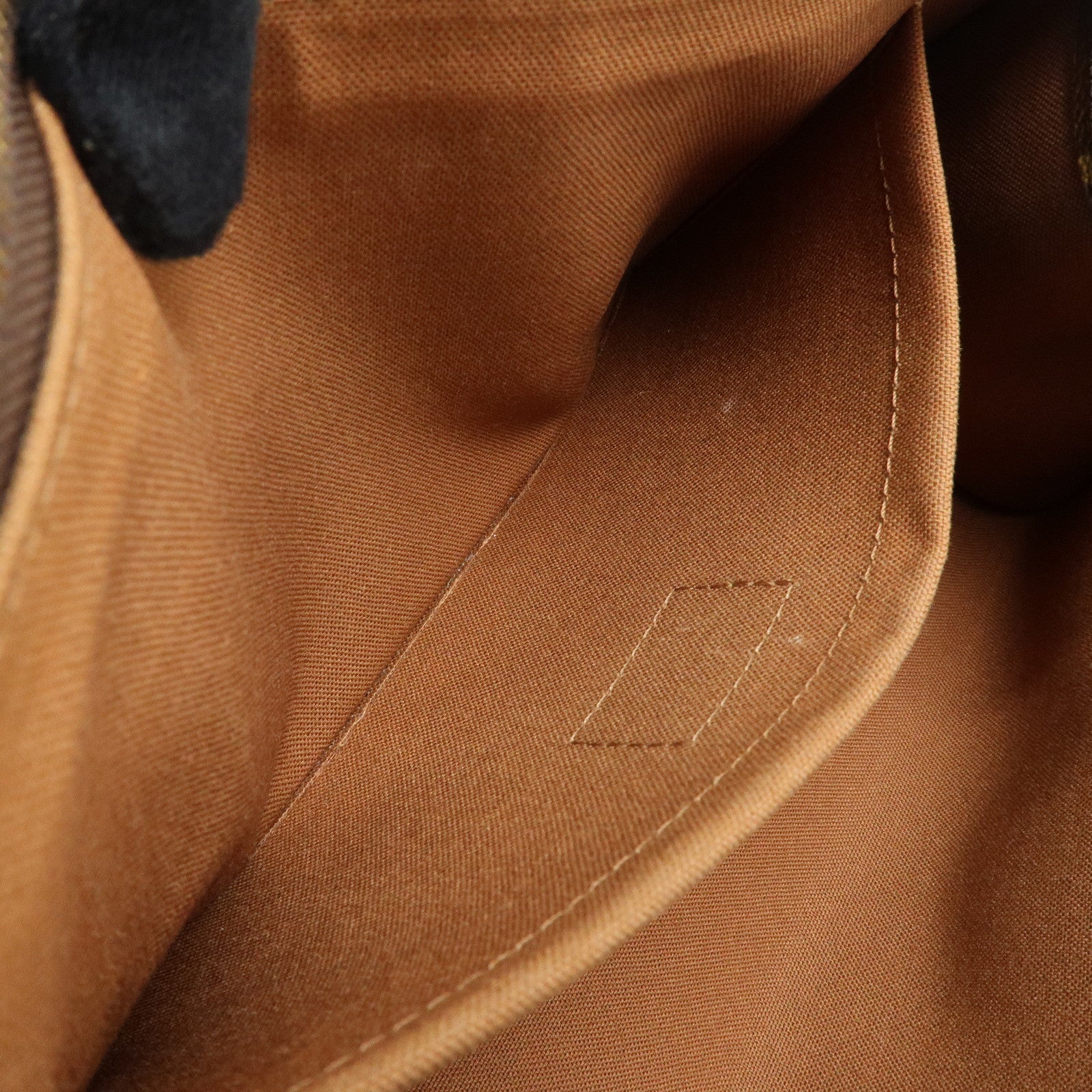 Louis Vuitton Monogram Popincourt Hand Bag Monogram M40009