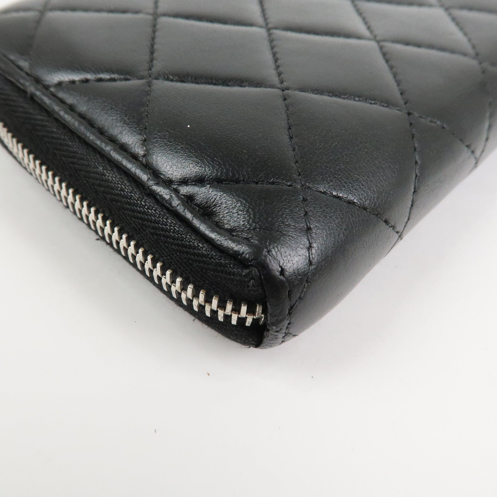 CHANEL Matelasse Lamb skin Leather Round Zippy Wallet Black Silver