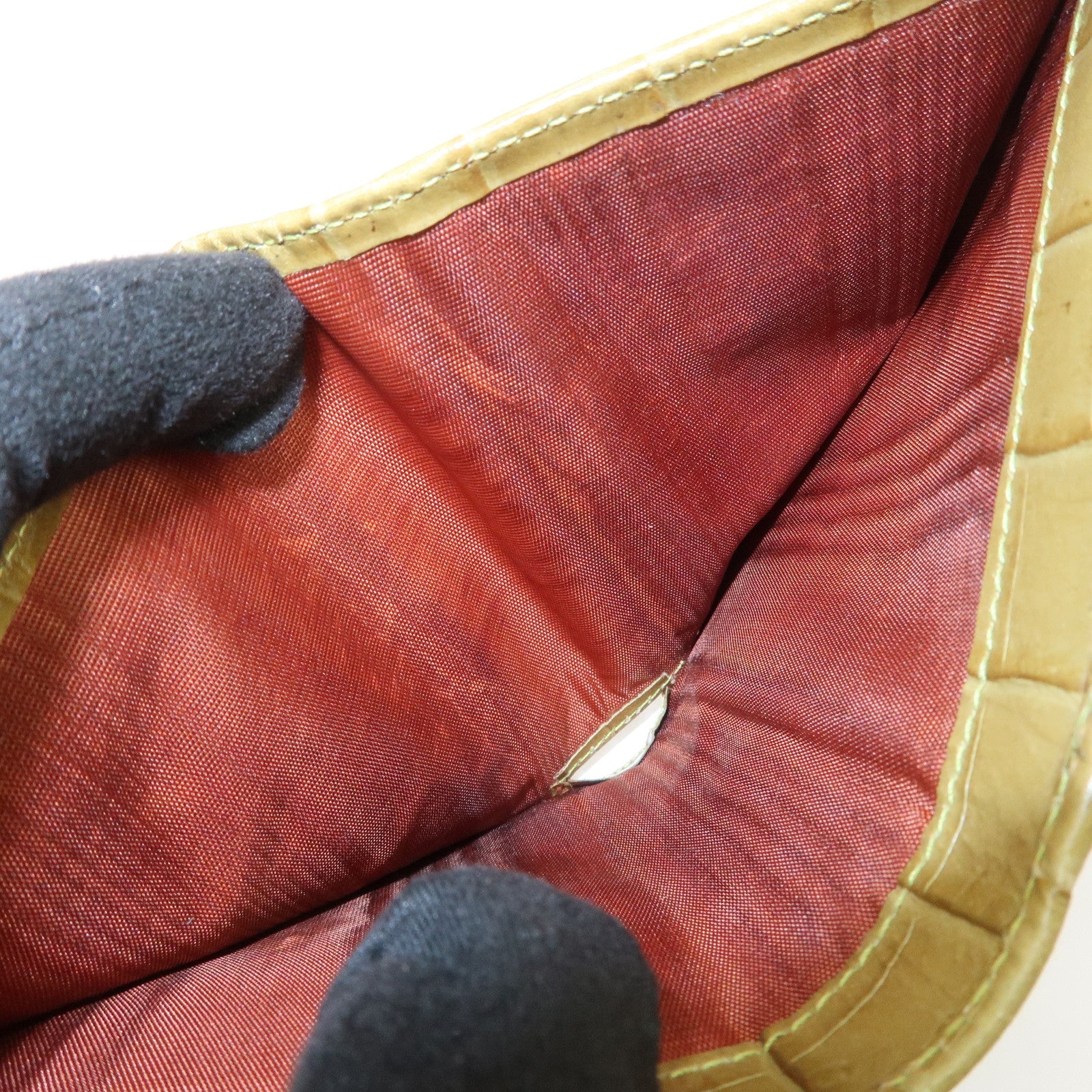 Ferragamo Vara Logo Embossed Leather Compact Wallet Light Green