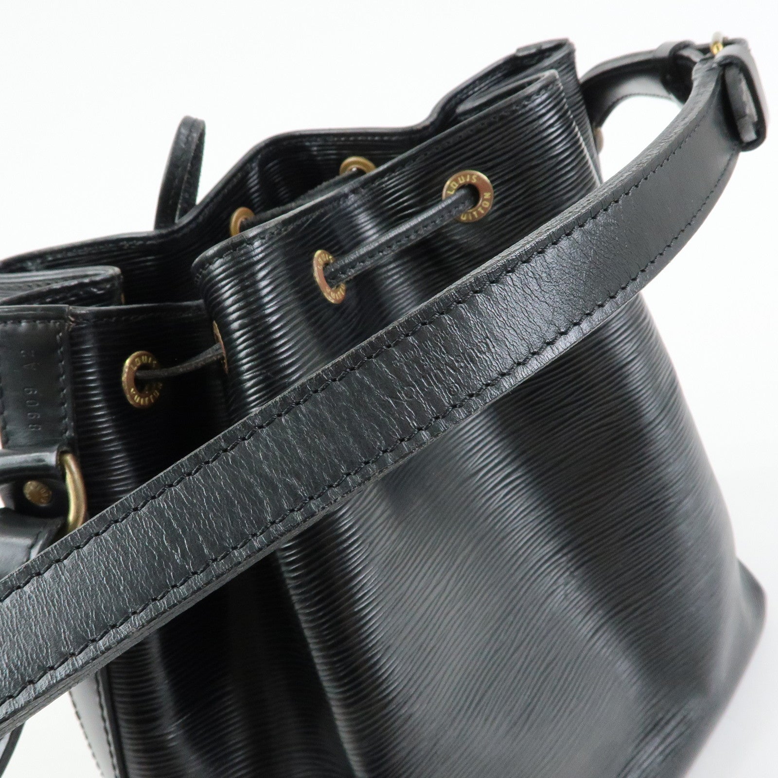 Louis Vuitton Epi Petit Noe Shoulder Bag Noir Black M59012