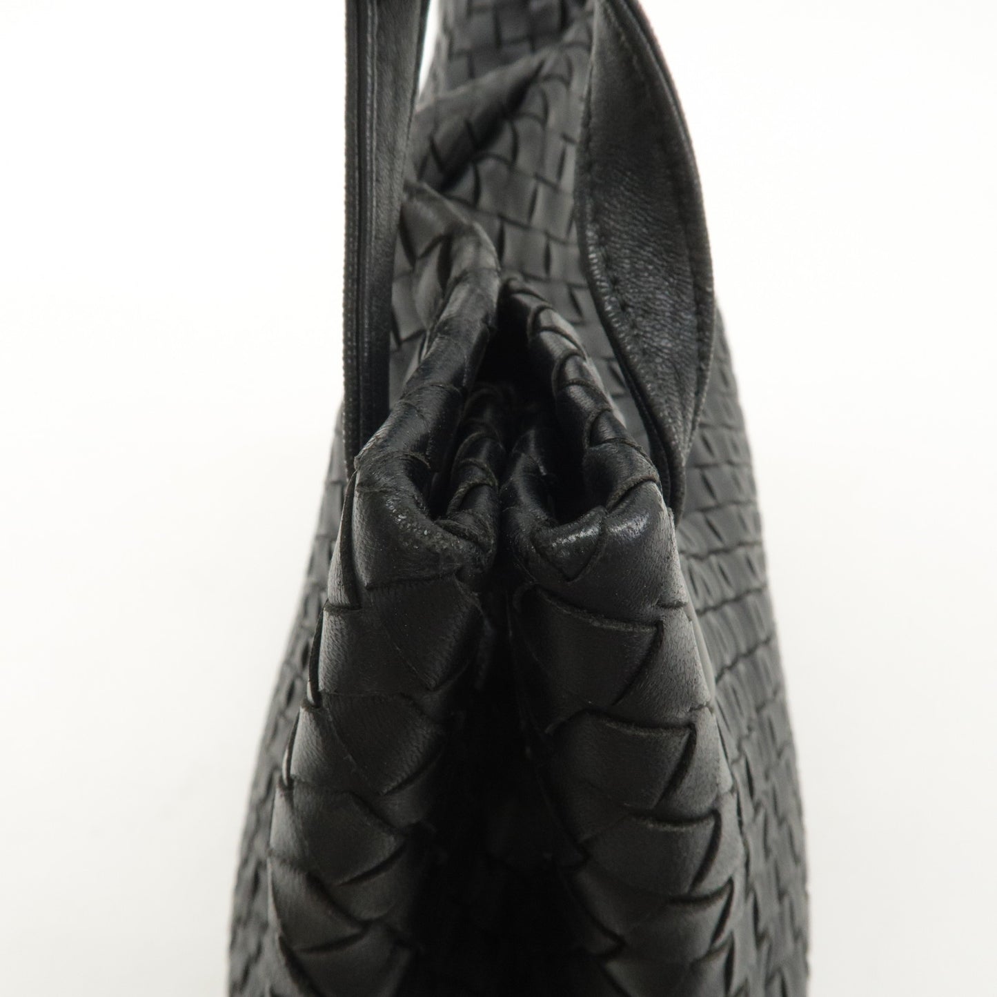 BOTTEGA VENETA Intrecciato Leather Medium Garda Bag Black 179320