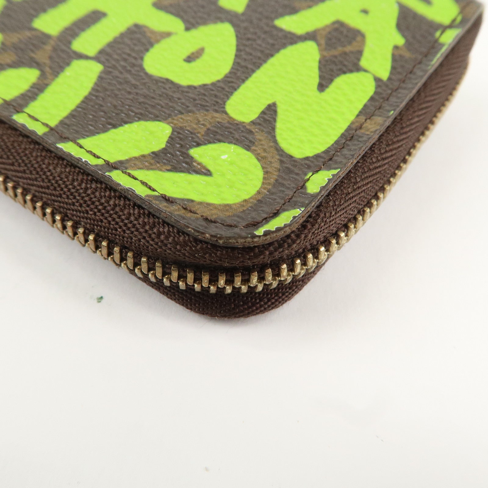 Louis Vuitton Monogram Graffiti Zippy Coin Case Coin Purse M93709