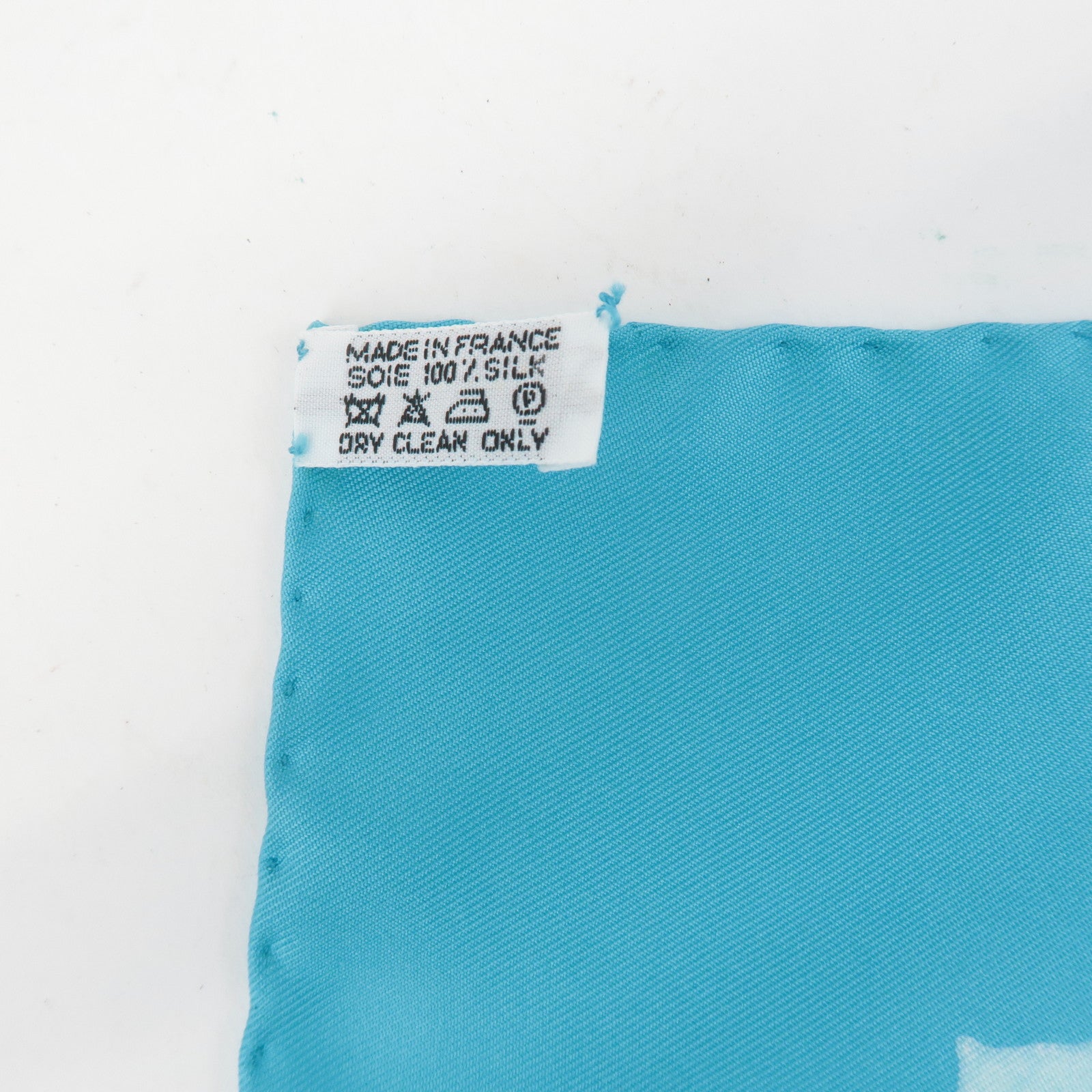 HERMES Carre 90 Silk 100% Scarf Smiles in Third Millenary Used