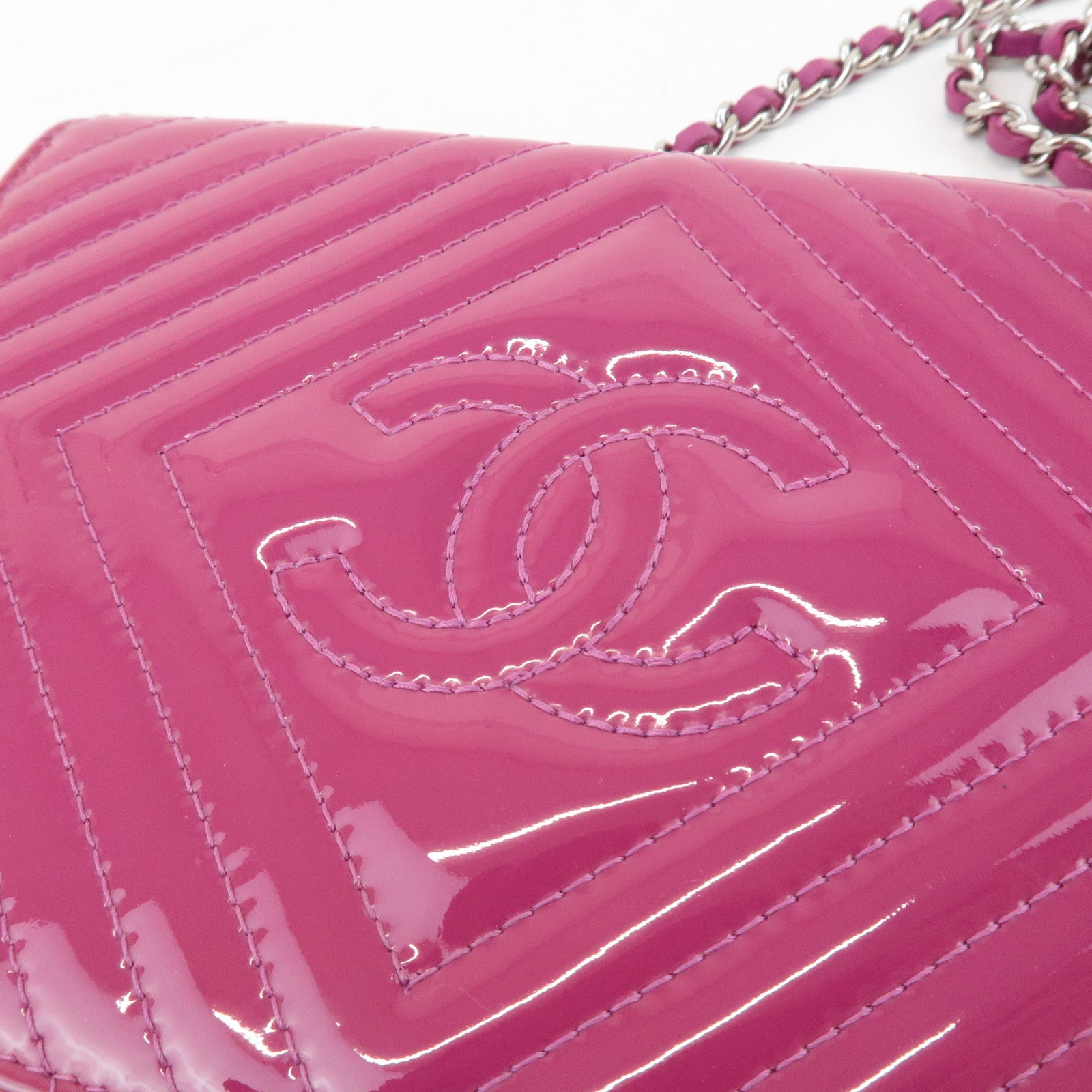 CHANEL COCO Mark Shevron Patent Leather V Stitch Chain Wallet Used