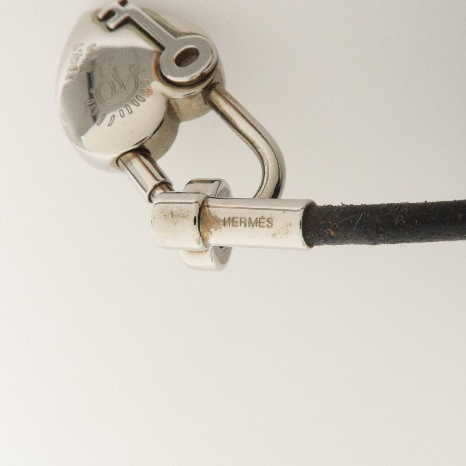 HERMES Vivaldi Heart Cadena Metal Leather Necklace Silver