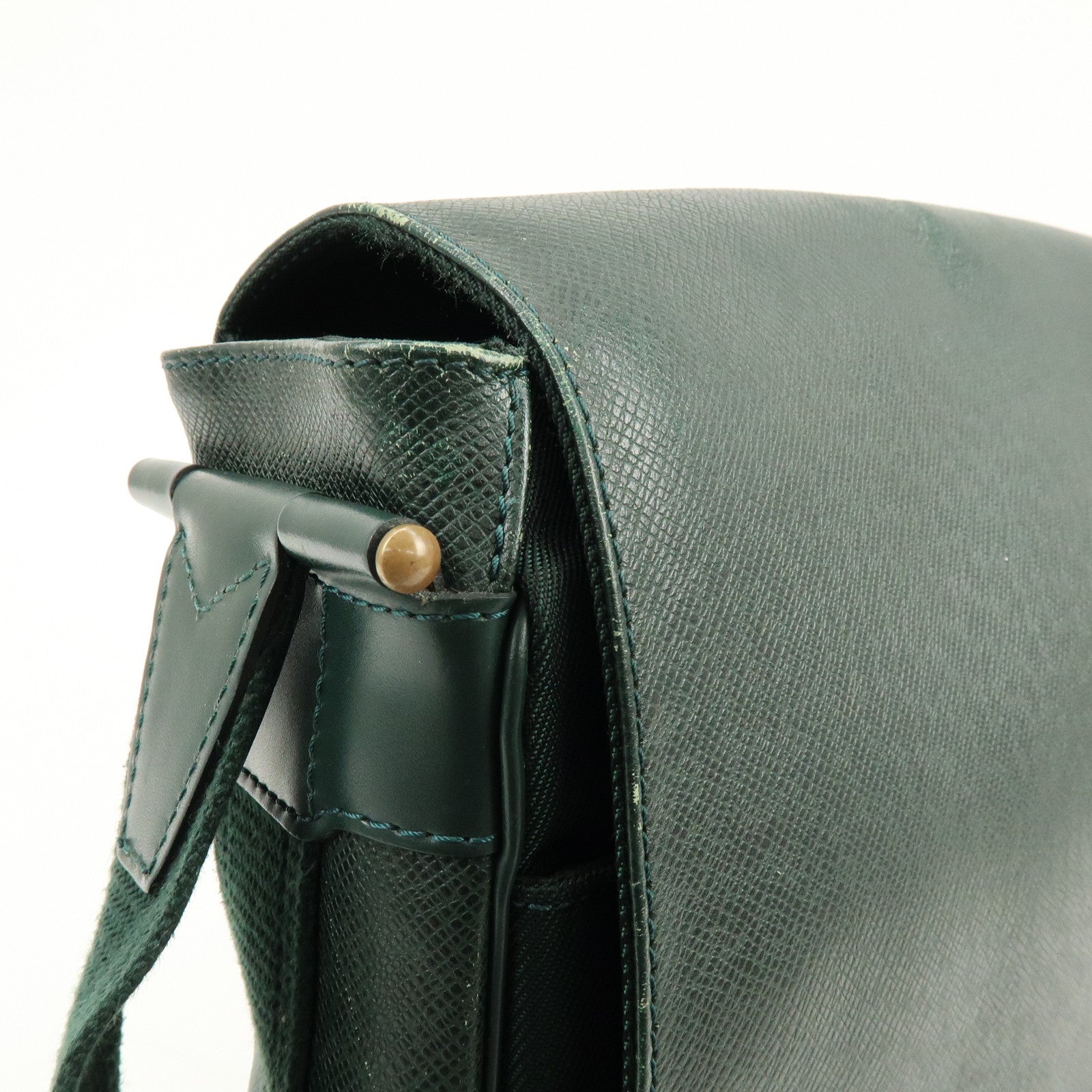 Louis Vuitton Taiga Victor Shoulder Bag Crossbody Bag Epicea M30144