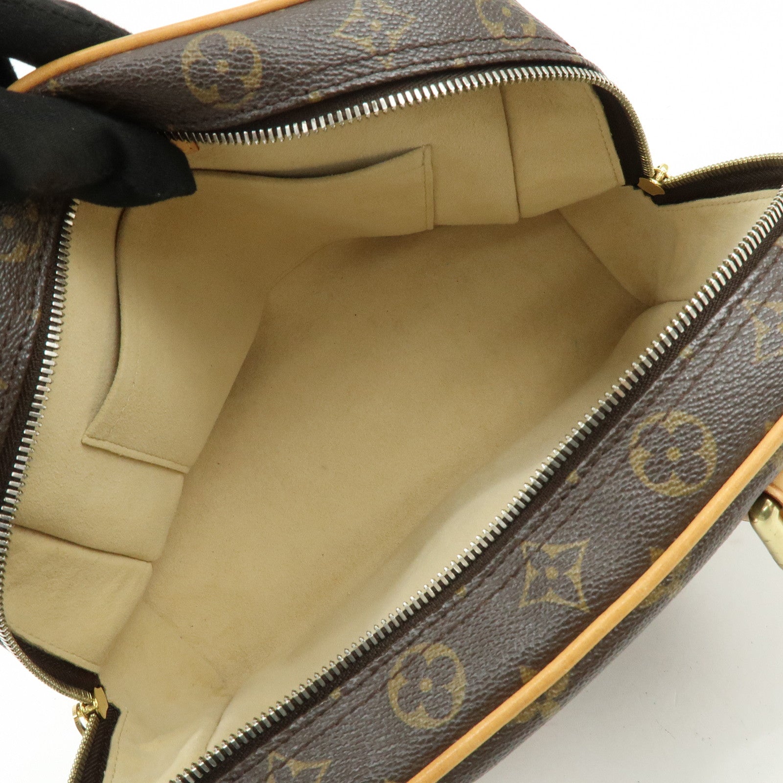 Louis Vuitton Monogram Manhattan PM Hand Bag Brown M40026