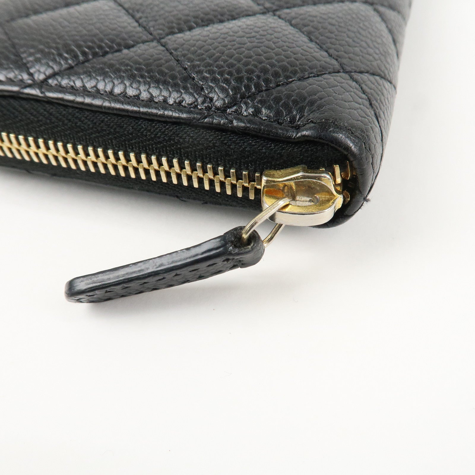 CHANEL Matelasse Caviarskin Round Zippy Long Wallet Black AP0242 Used