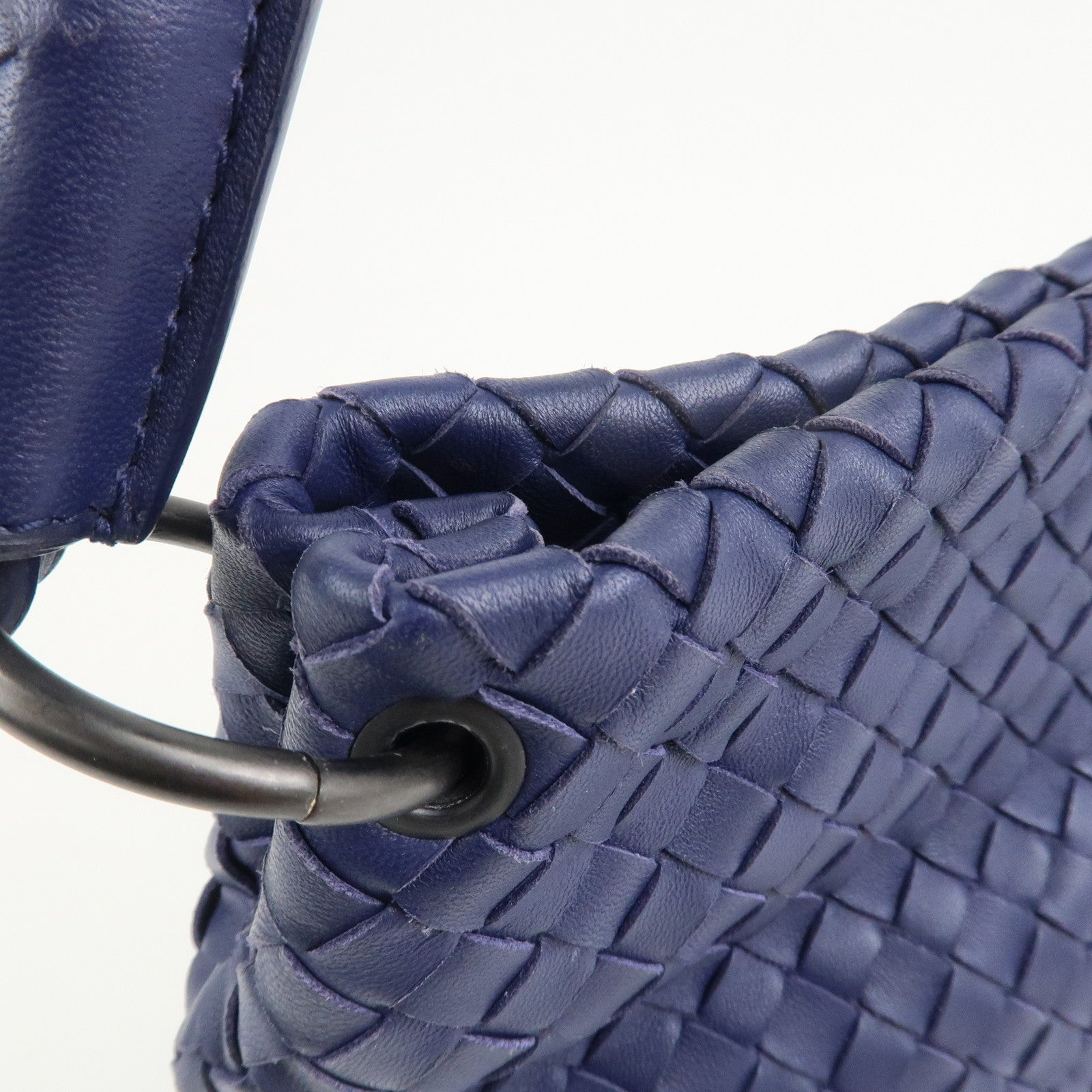 BOTTEGA VENETA Intrecciato Leather Shoulder Bag Navy 255690