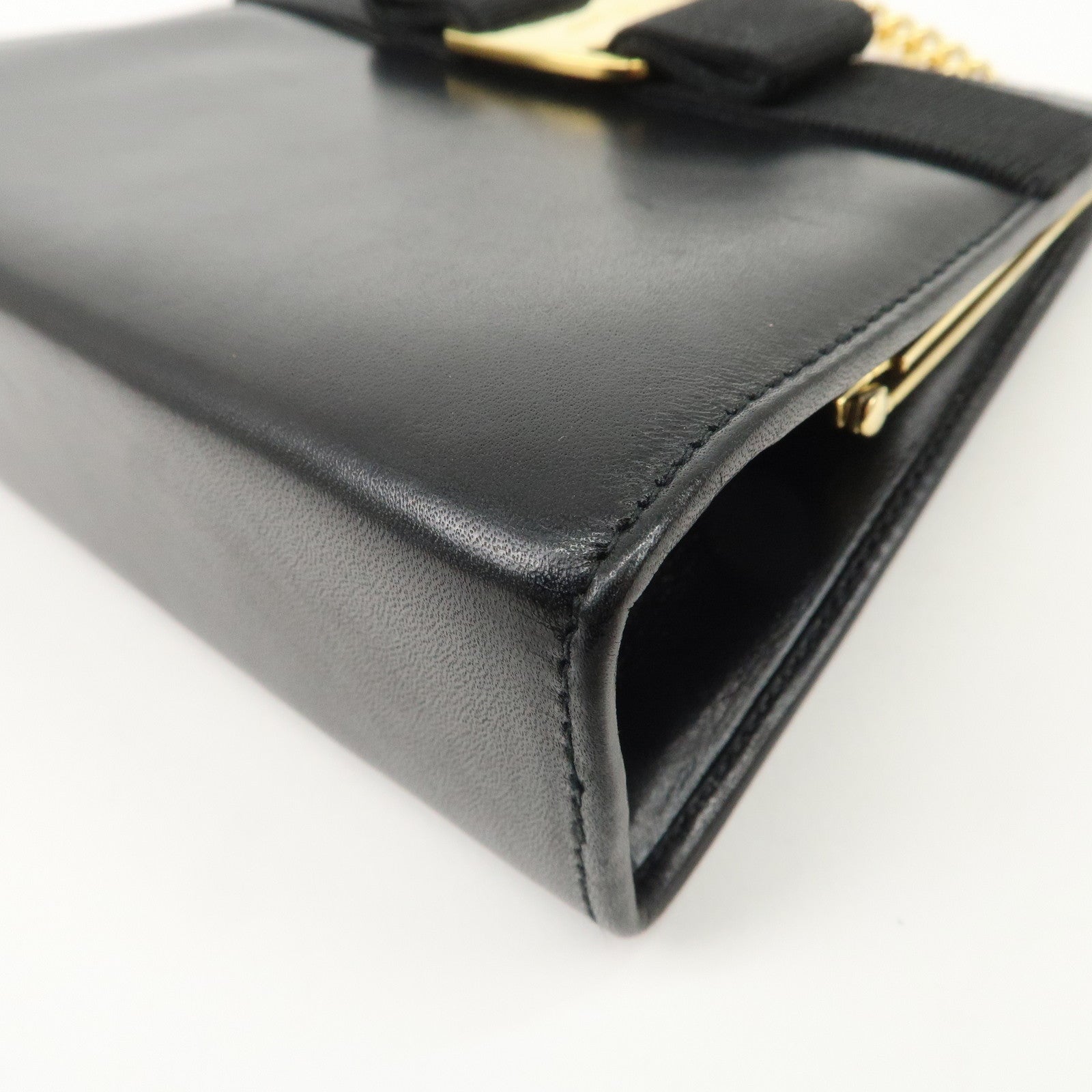 Ferragamo Vara Leather Ribbon Mini Chain Shoulder Bag Black Used