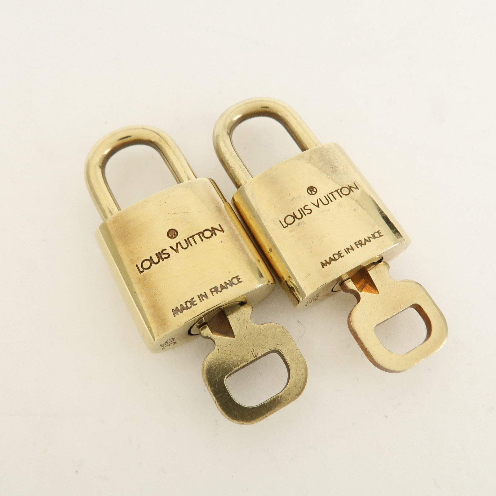 Louis Vuitton Set of 10 Lock & Key Cadena Key Lock Metal Gold Used