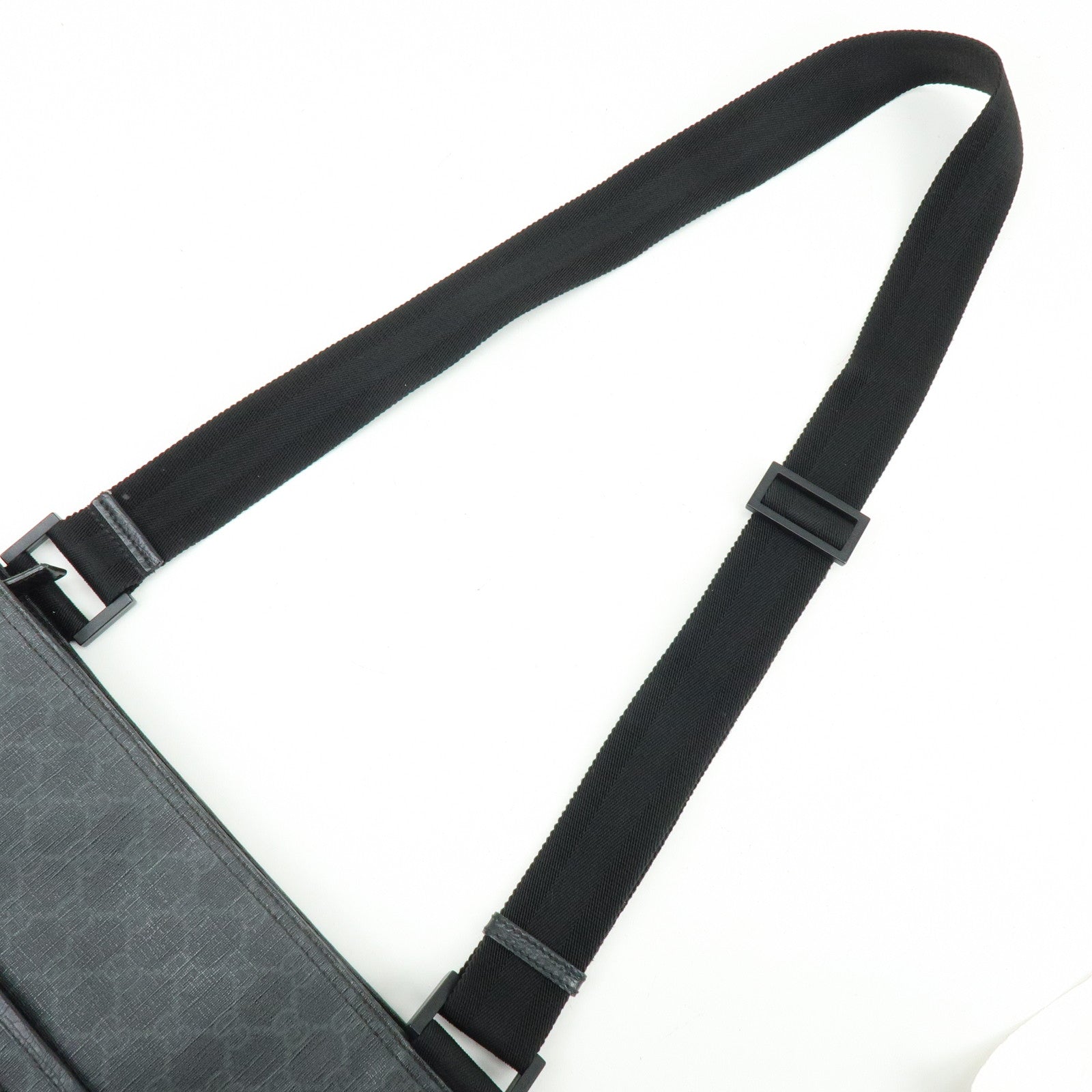 GUCCI GG Supreme Shoulder Bag Crossbody Bag Black 162904