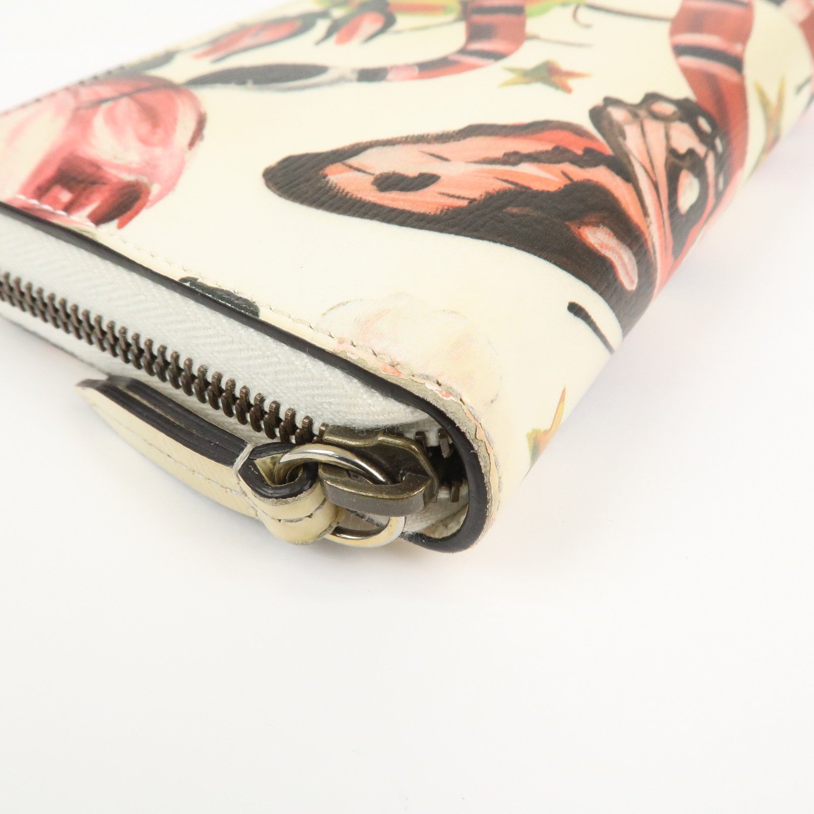 GUCCI Leather Round Zippy Long Wallet White 410102