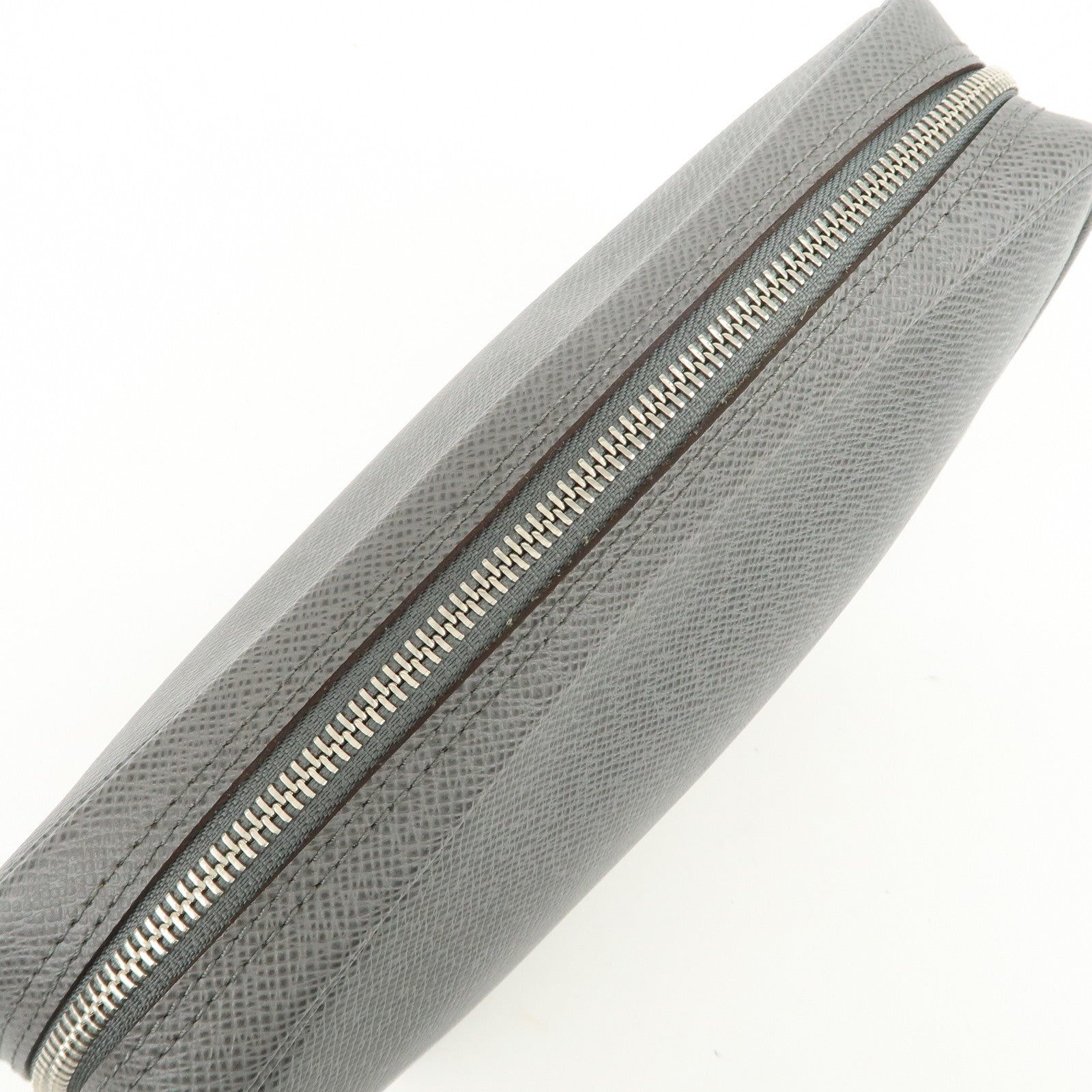 Louis Vuitton Taiga Trousse Toilette GM Pouch Glacier M32663