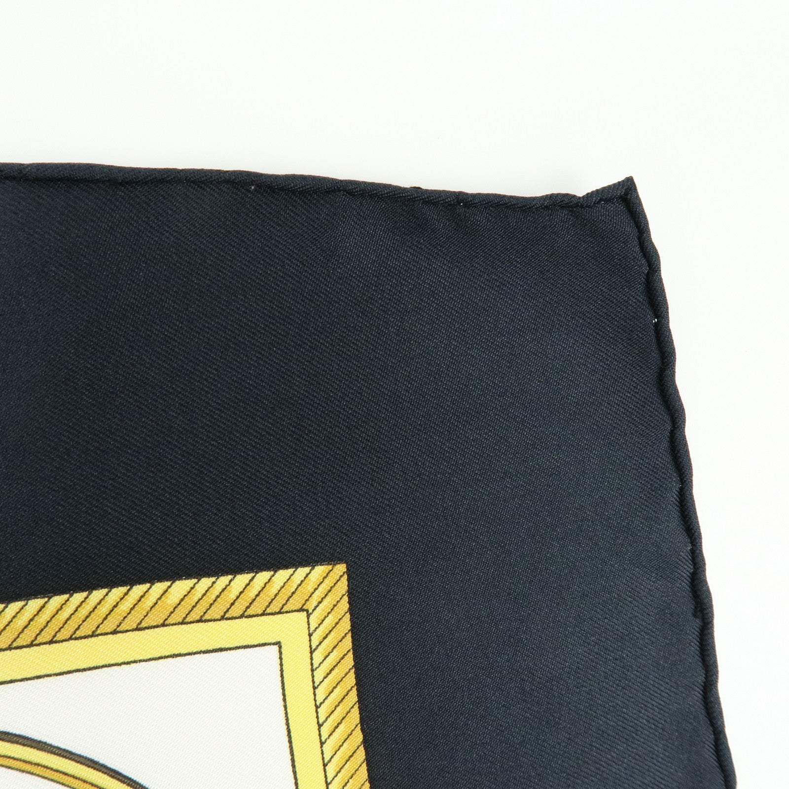 HERMES Carre 90 Silk 100% Scarf LES VOITURES A TRANSFORMATION