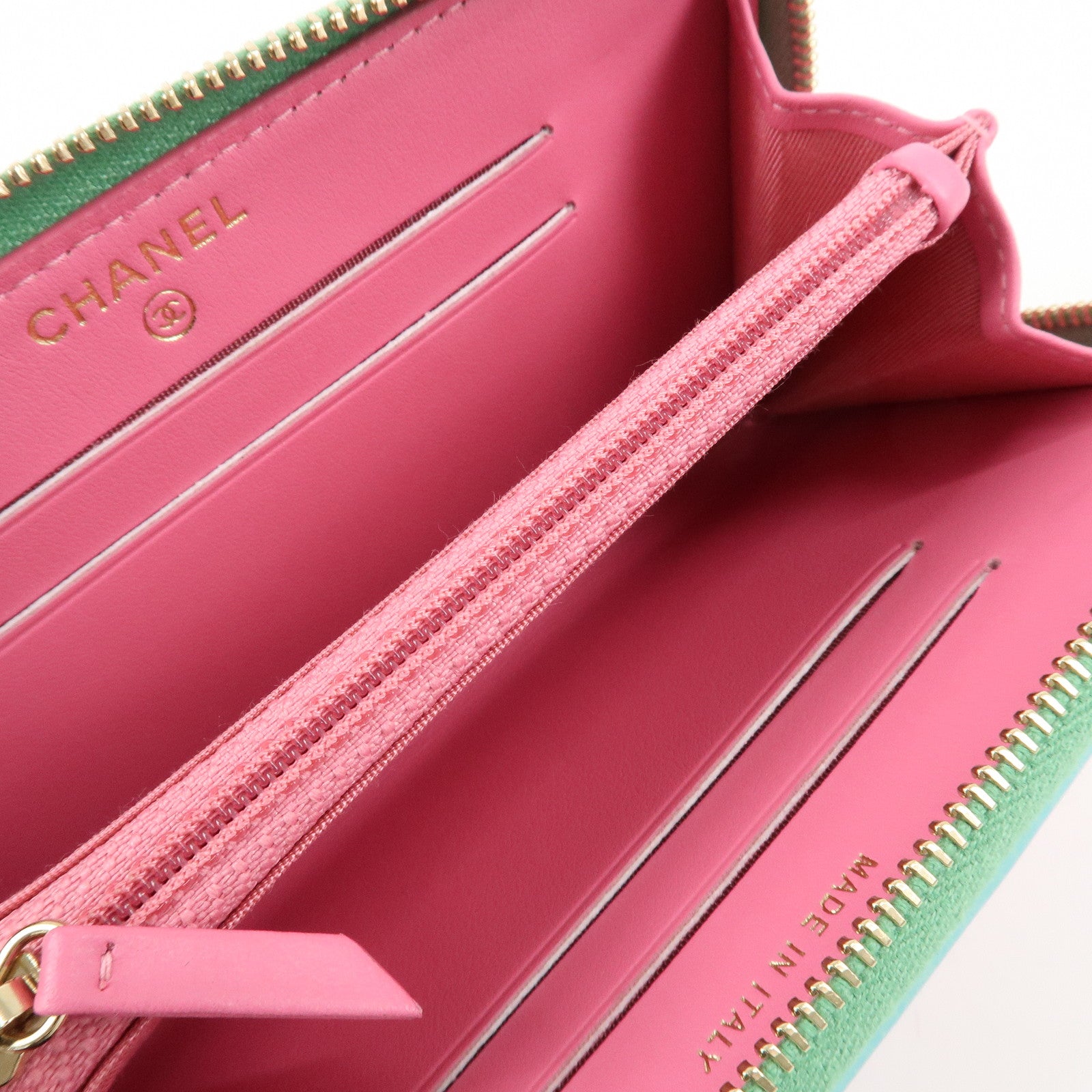 CHANEL COCO Mark CC Filigree Caviarskin Round Zippy Wallet Pink A84446 Used