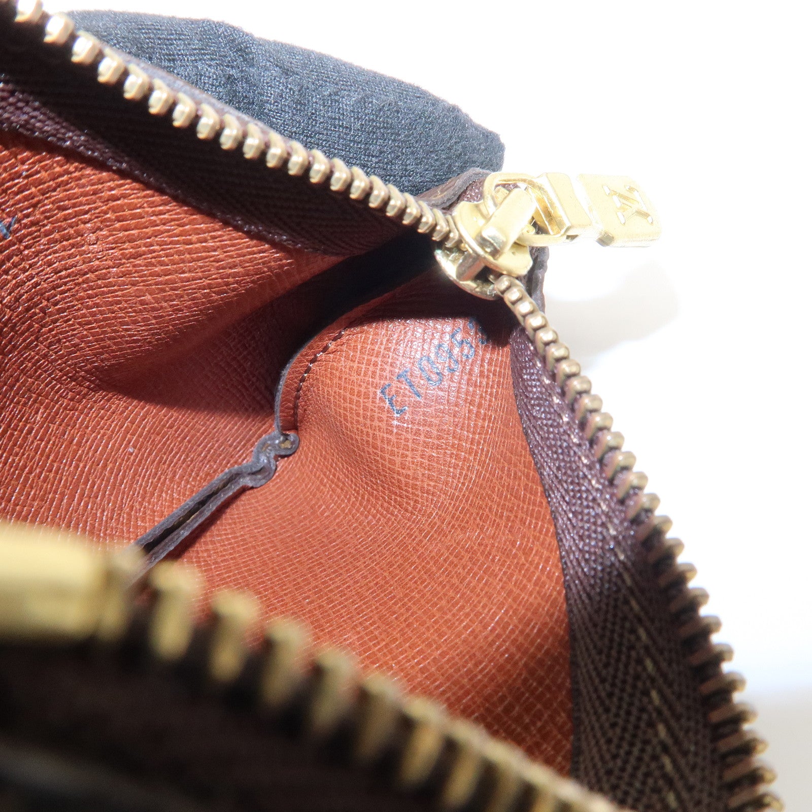 Louis Vuitton Monogram Pochette Cles Coin Case Key Case M62650