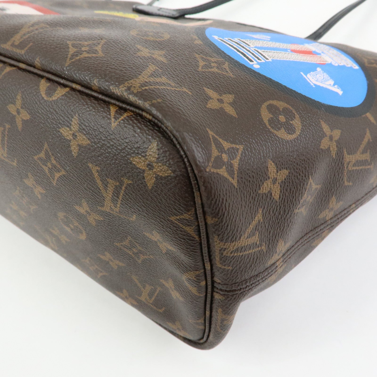 Louis Vuitton Monogram LV World Tour Neverfull MM Tote Bag M42844