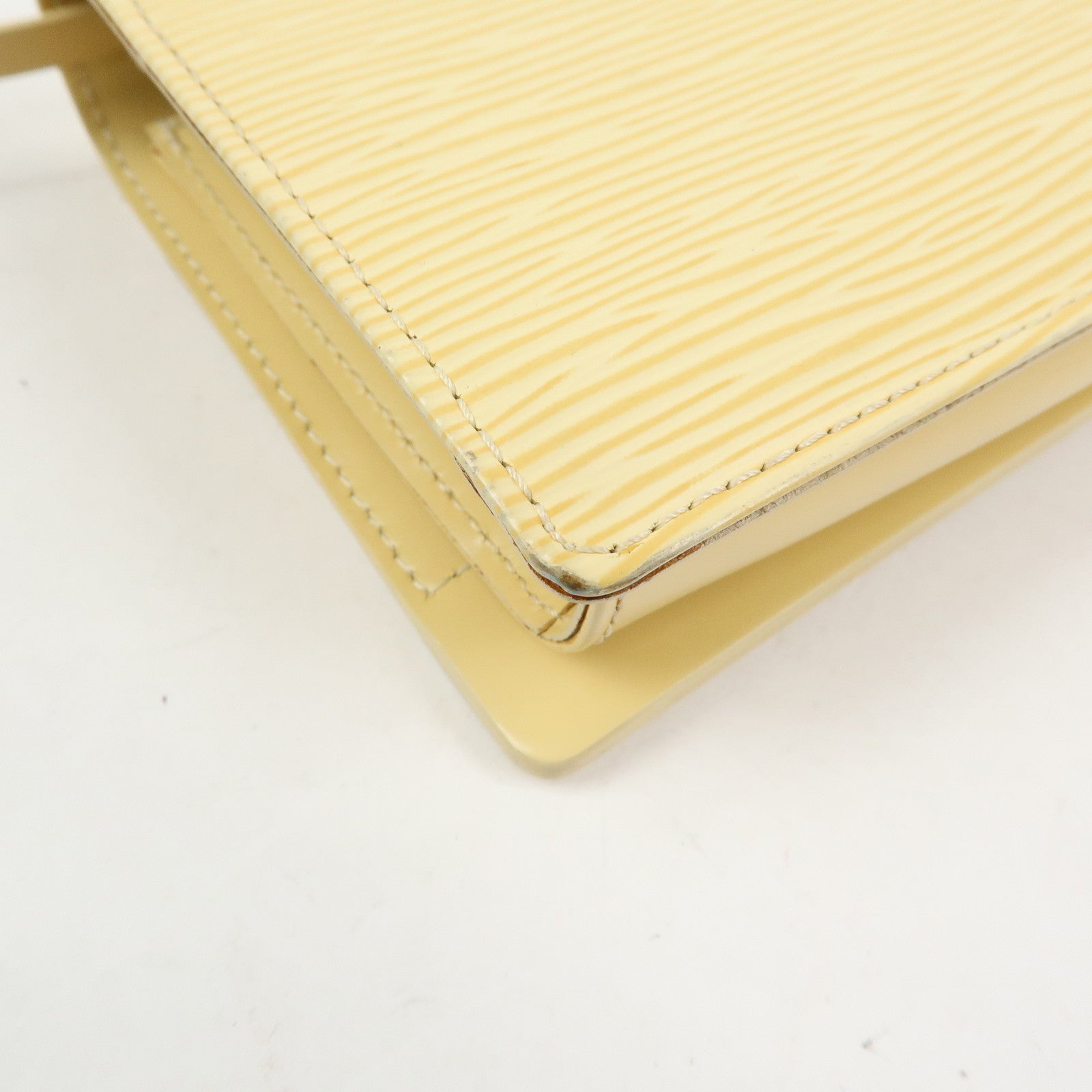 Louis Vuitton Epi Leather Honfleur Shoulder Bag Vanilla M5273A