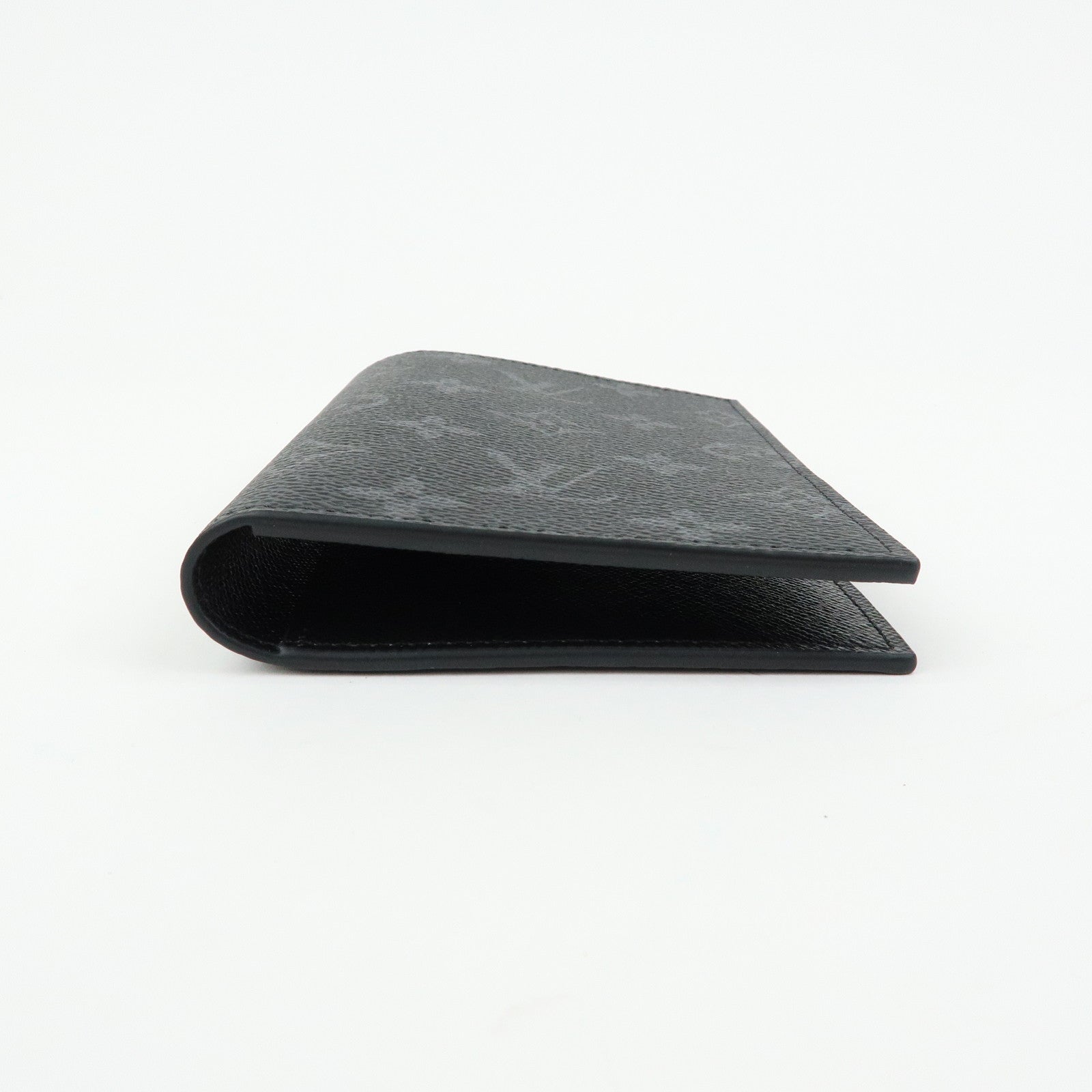 Louis Vuitton Monogram Eclipse Couverture de Passeport NM M64501