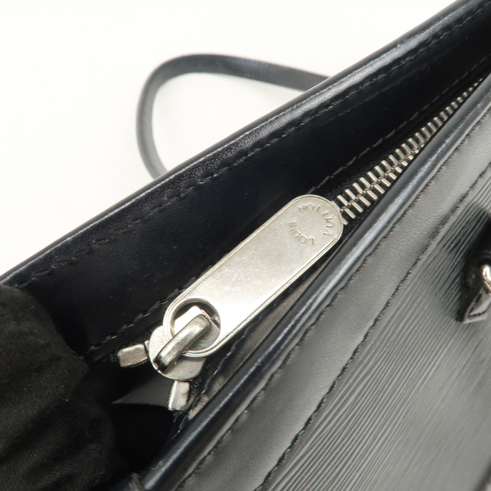 Louis Vuitton Epi Leather Madeleine PM Hand Bag Noir Black M59332