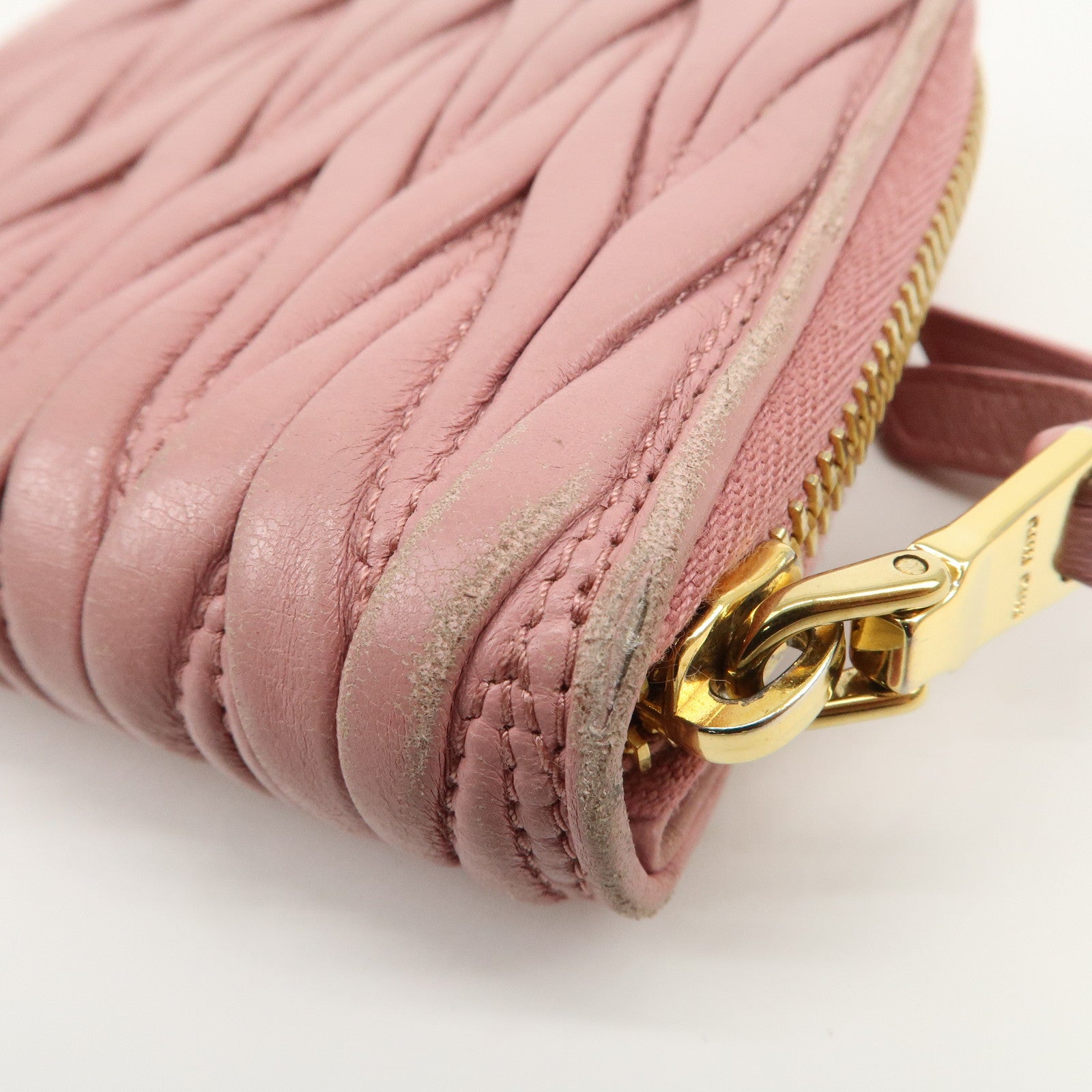 MIU MIU Matelasse Round Zippy Compact Wallet Pink 5ML522