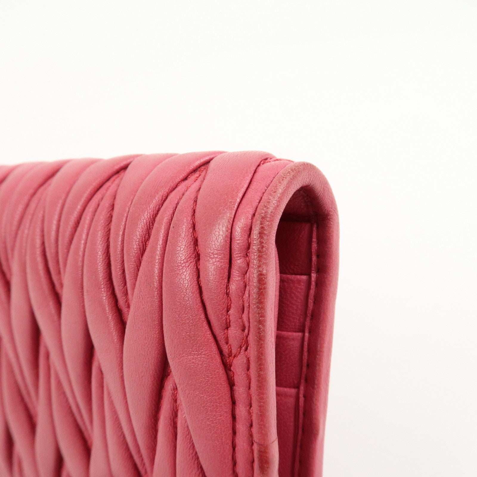MIU MIU Matelasse Nappa Leather Compact Wallet Pink 5MV204