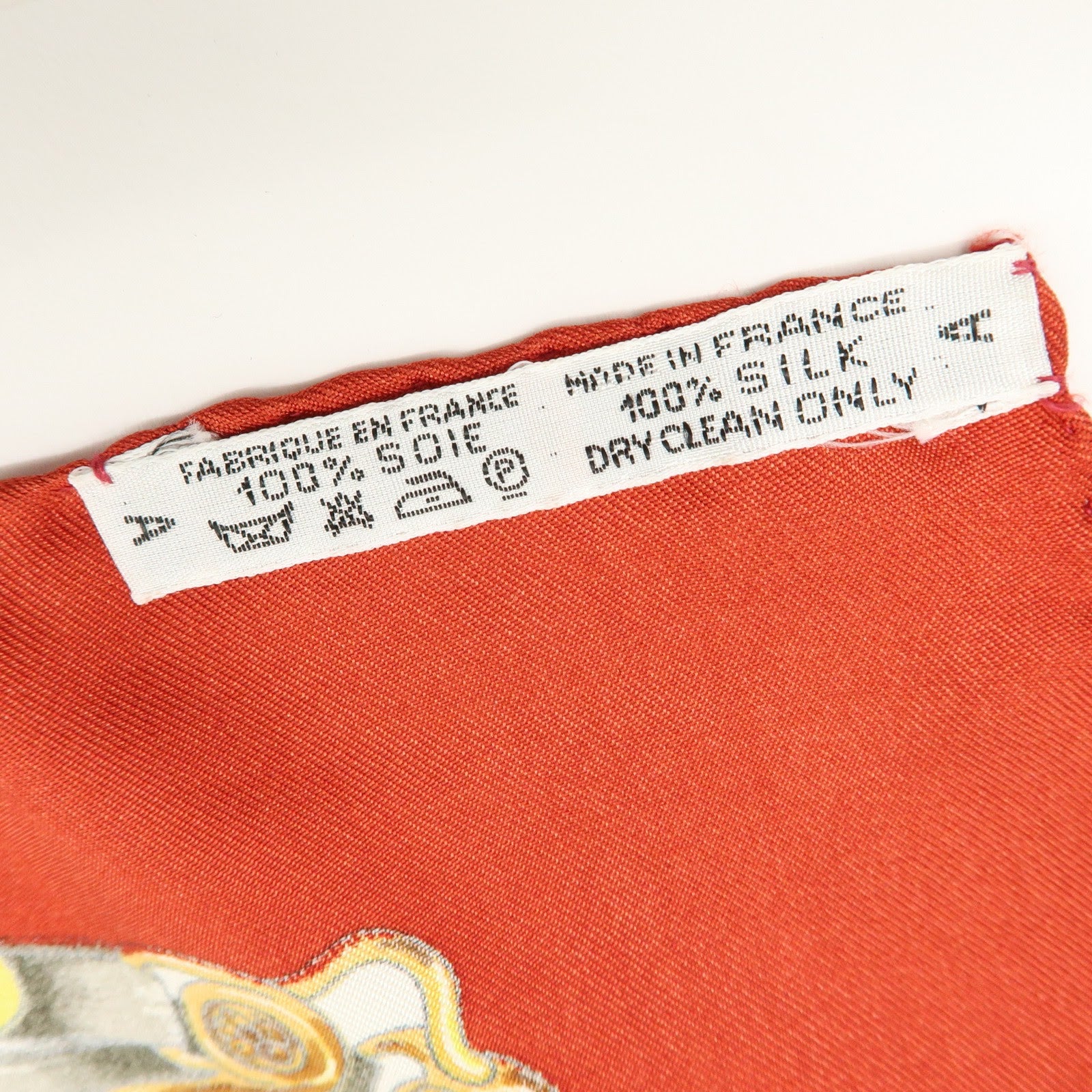 HERMES Carre 90 Silk 100% Scarf MUSEE Museum Print Red Beige