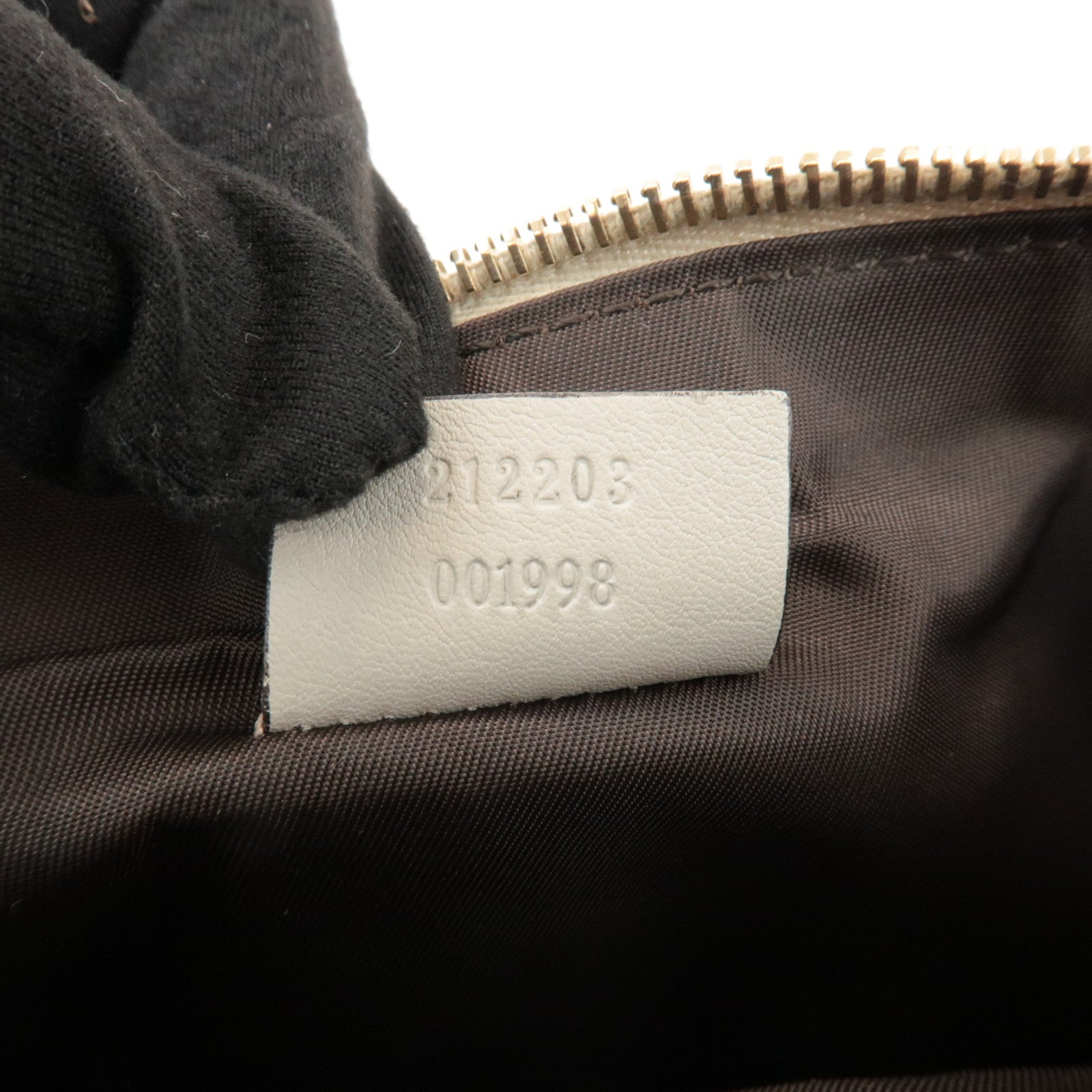 GUCCI Guccissima Leather Pouch Wrist Bag Ivory 212203