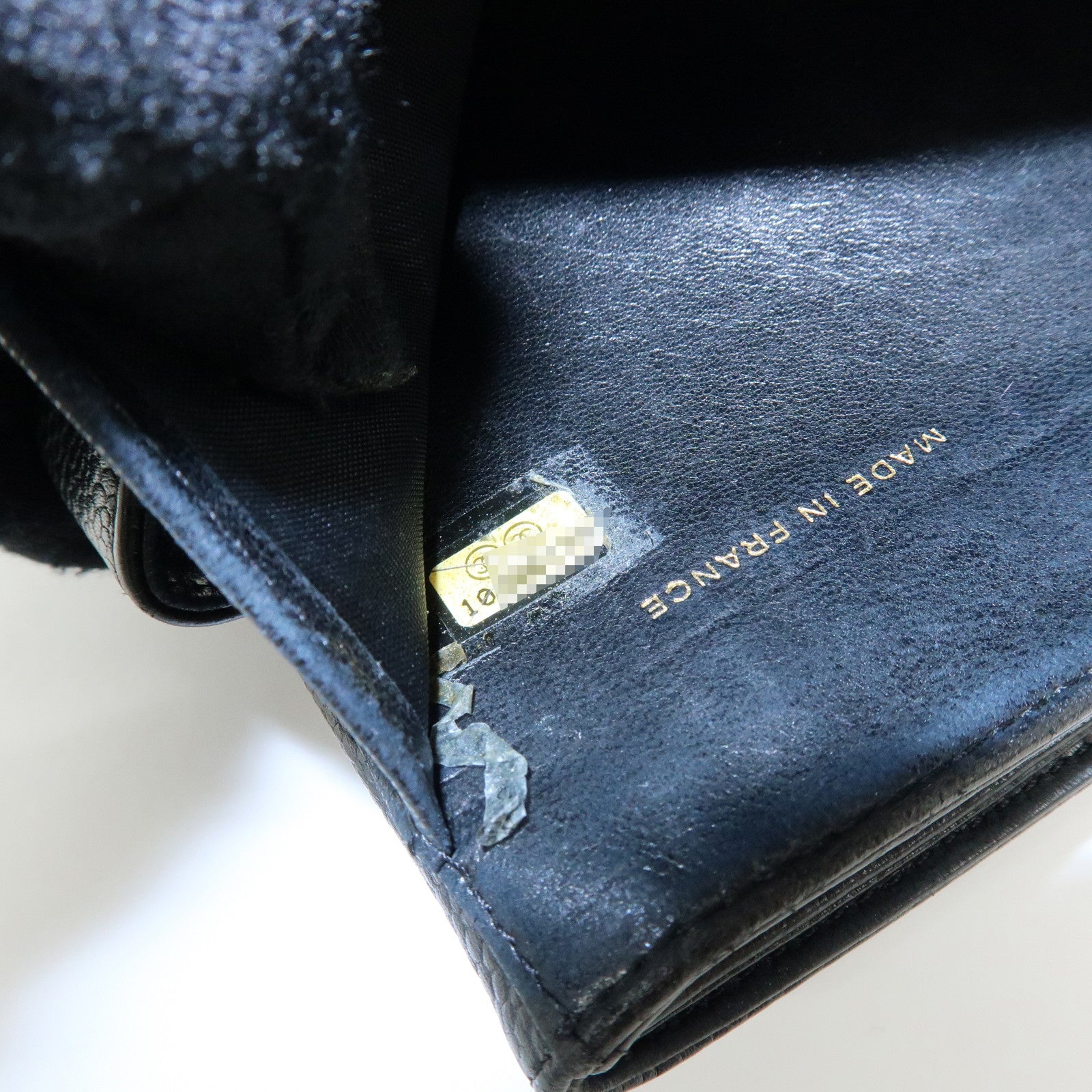 CHANEL COCO Mark Caviarskin Compact Bi-fold Wallet Black