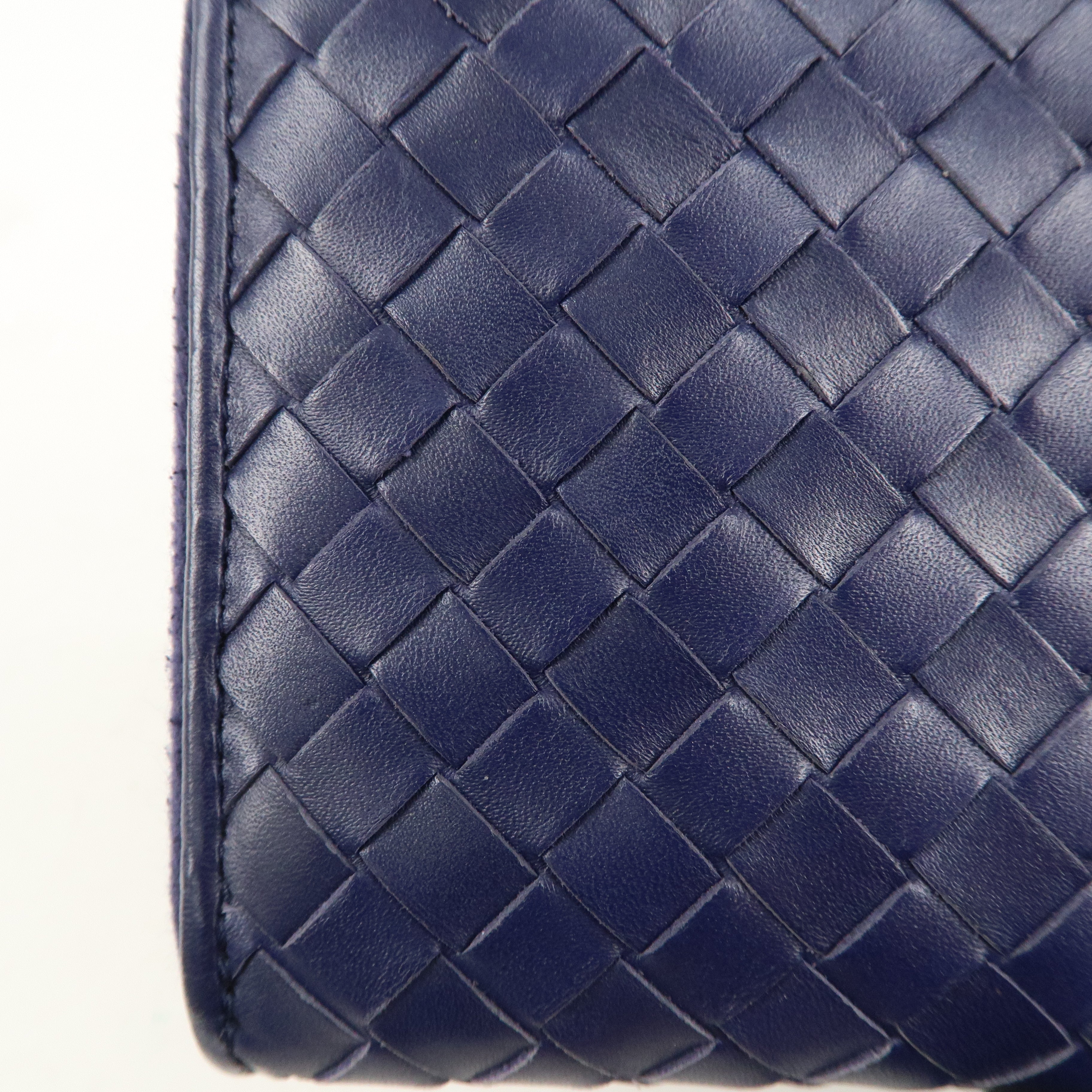 BOTTEGA VENETA Intrecciato Leather Round Zipper Long Wallet