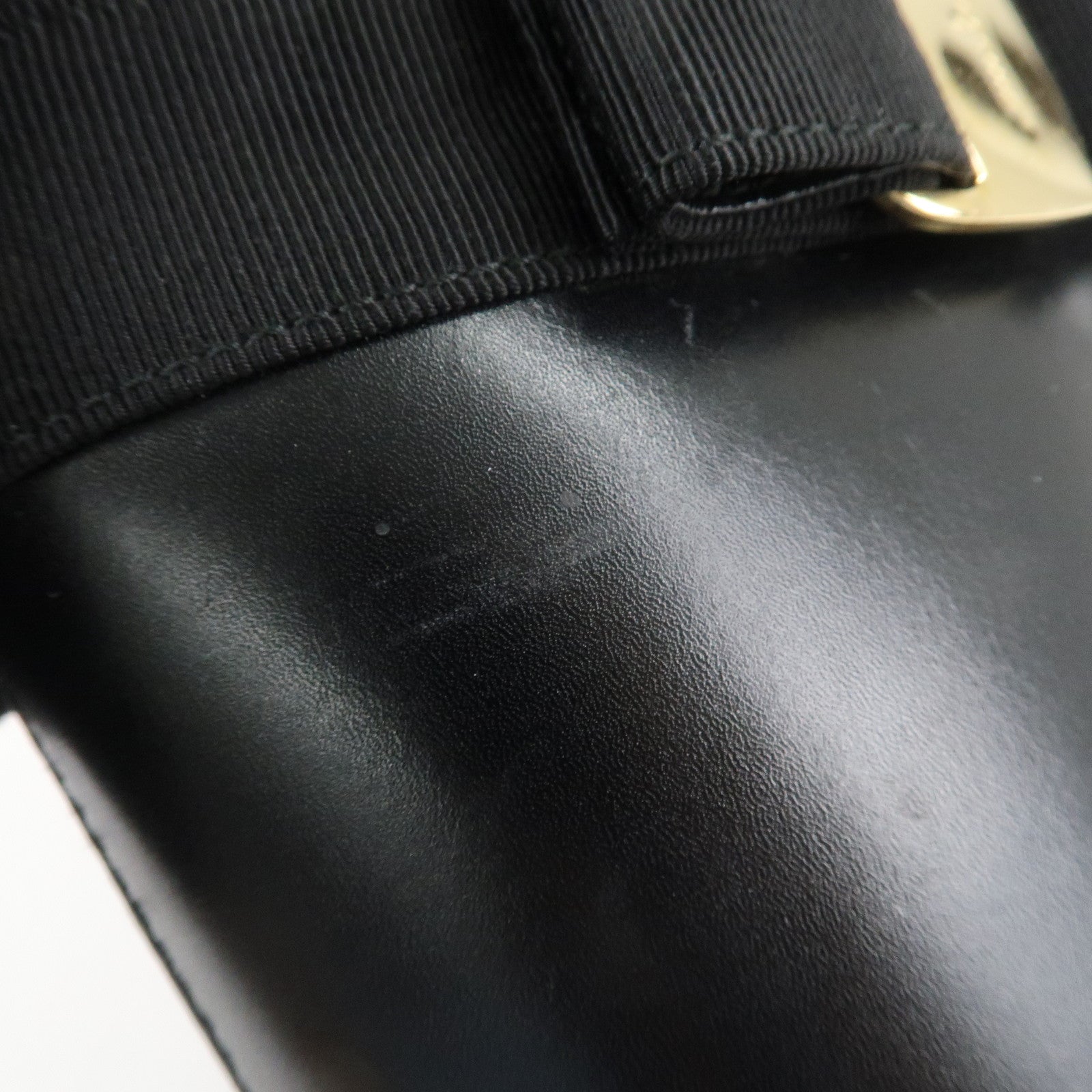 Ferragamo Vara Ribbon Leather Small Hand Bag Black Gold HDW Used