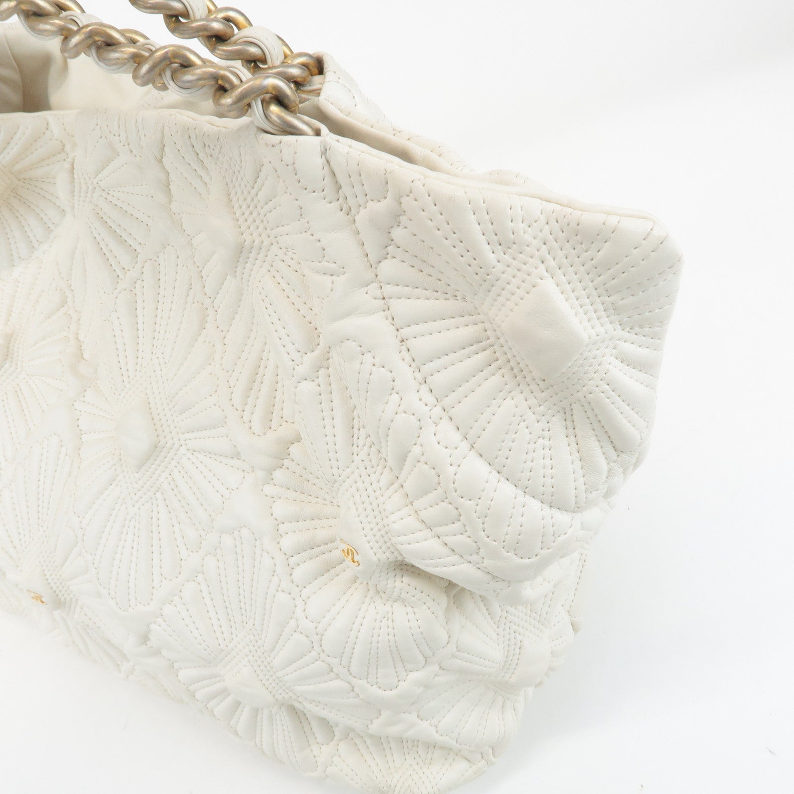CHANEL Leather Quilting Chain Tote Bag White Used