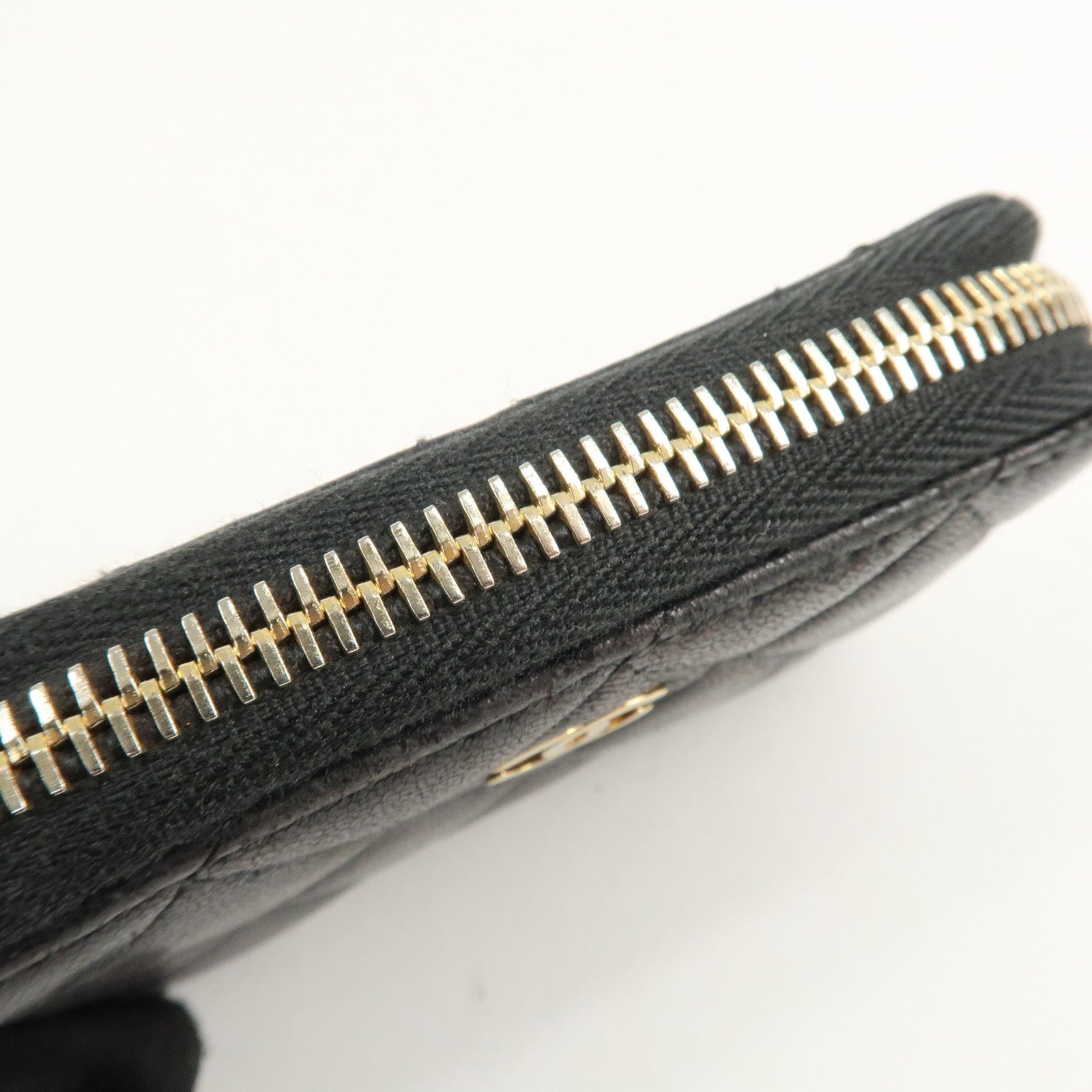 CHANEL Matelasse Lamb Skin Zip Around Coin Case Black A69271 Used