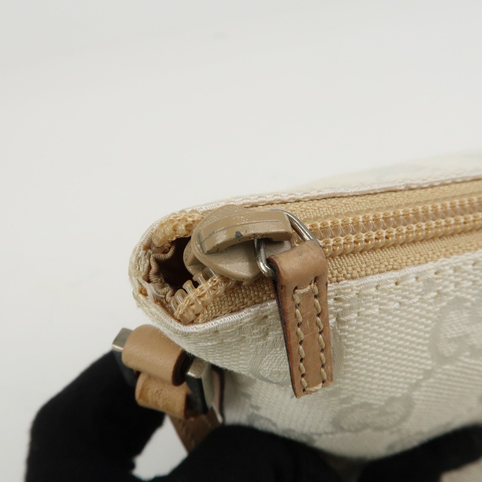 GUCCI Boat Bag GG Canvas Leather Hand Bag White Beige 039.1103 Used
