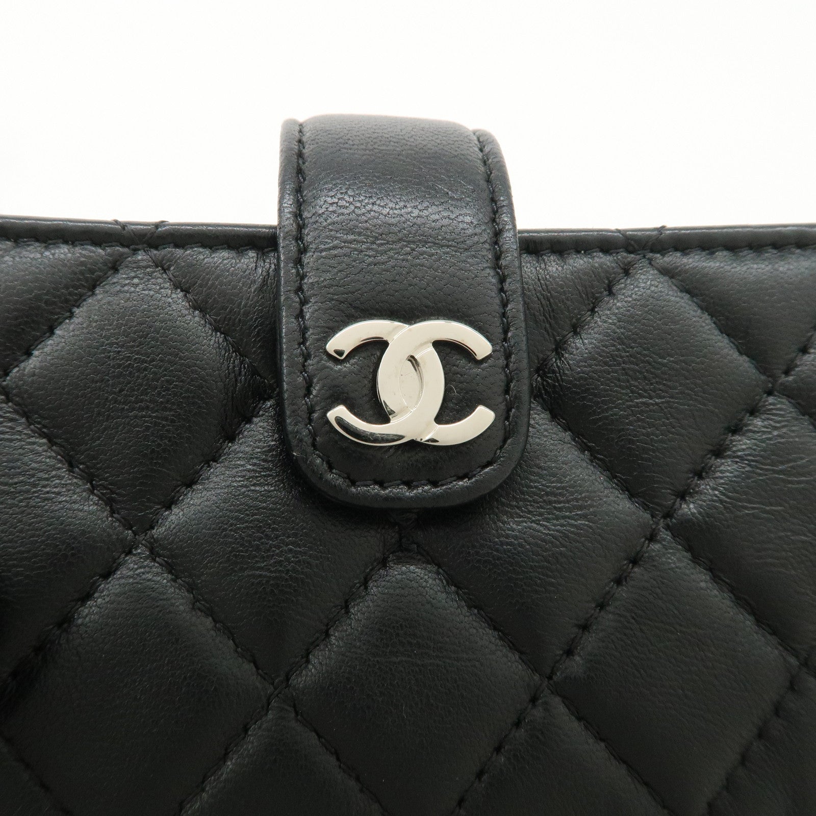 CHANEL Matelasse Timeless Classic Lambskin Pouch Coin Case A48227