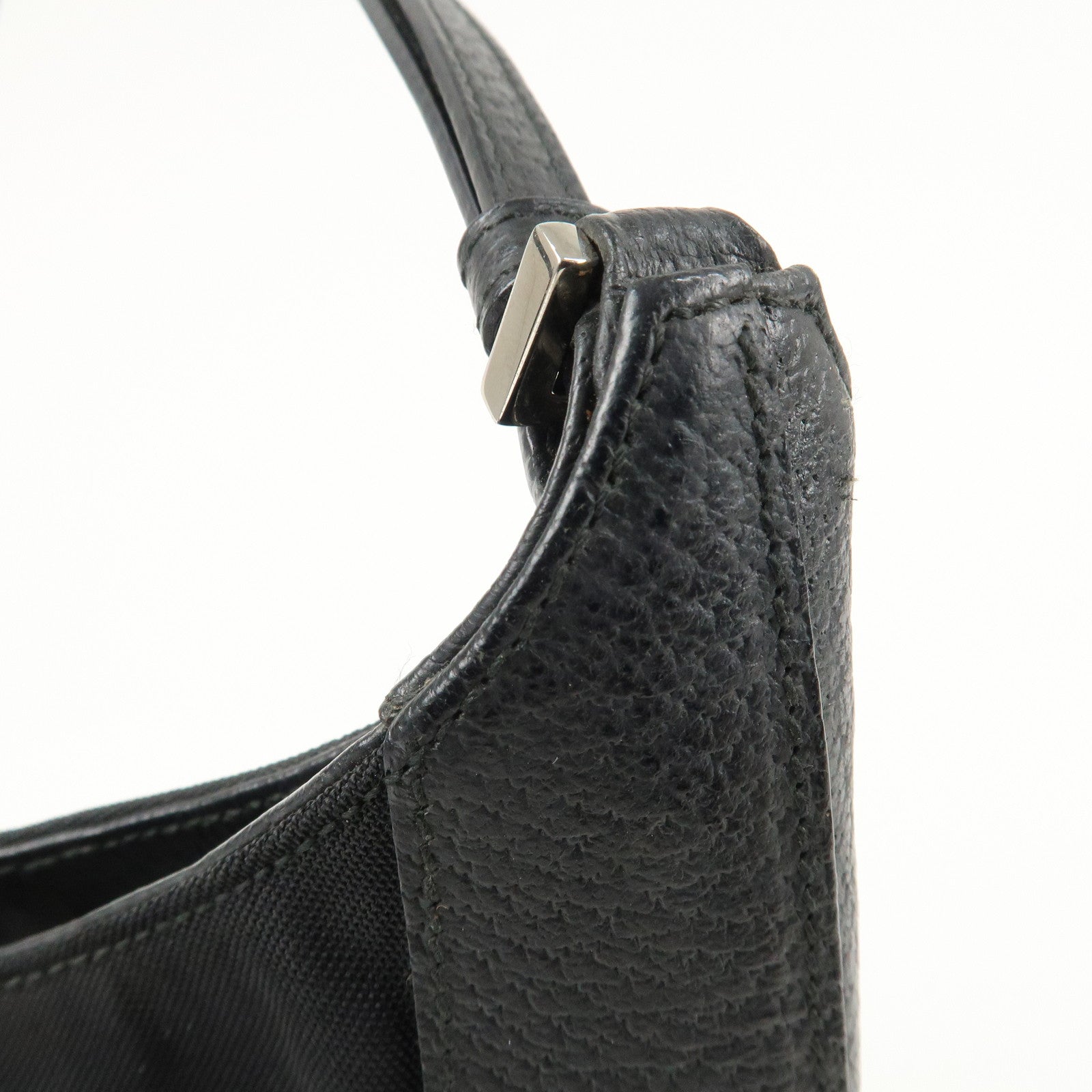 GUCCI Jackie Canvas Leather Shoulder Bag Black 001.3876