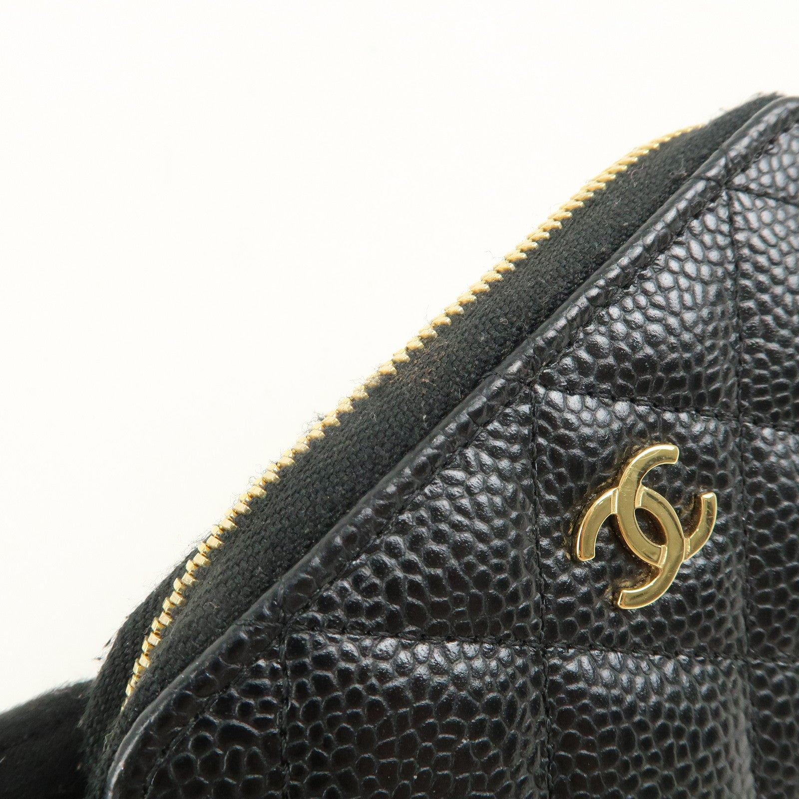 CHANEL Matelasse Caviar Skin Round Zipper Coin Case Black A69271