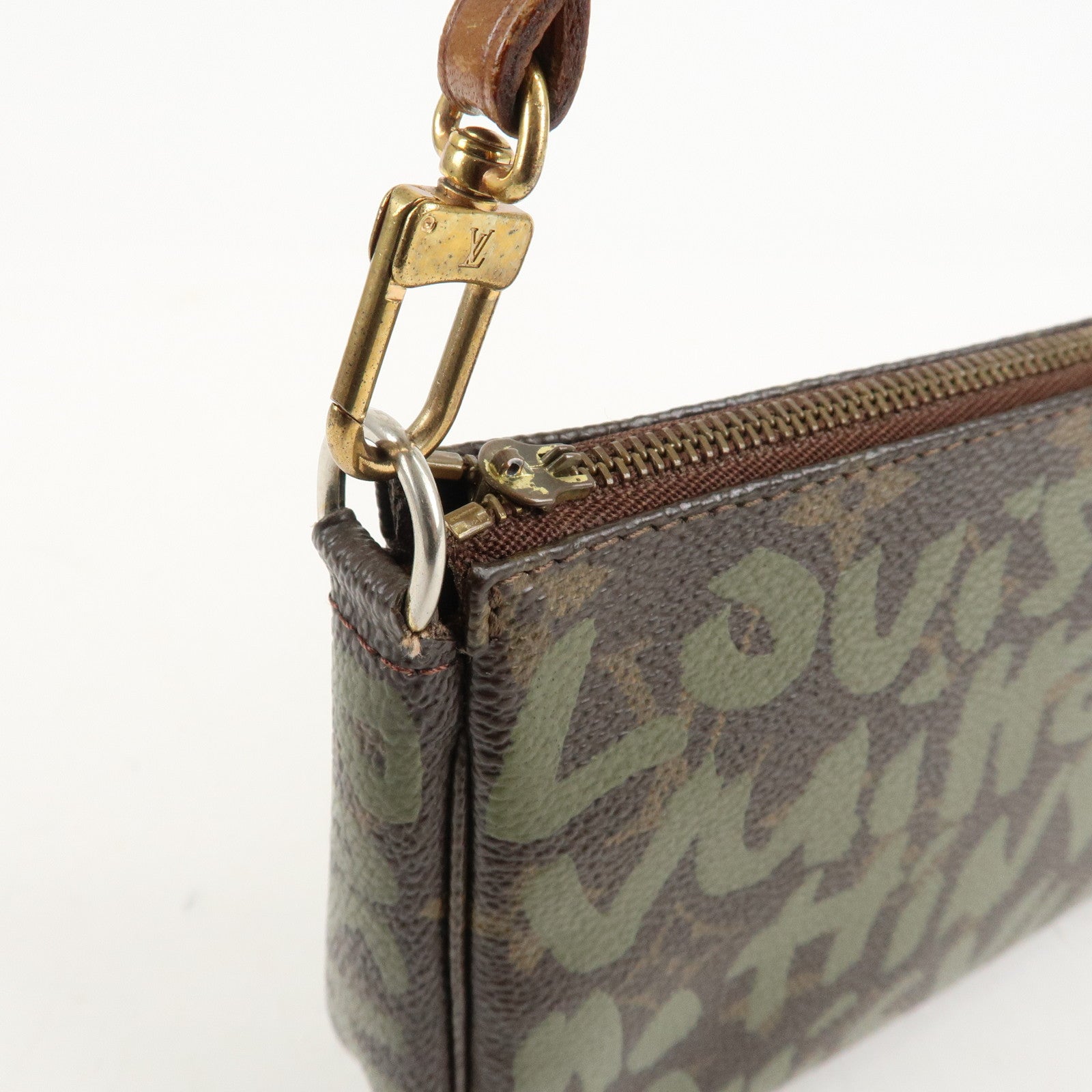 Louis Vuitton Monogram Graffiti Pochette Accessoires M92191