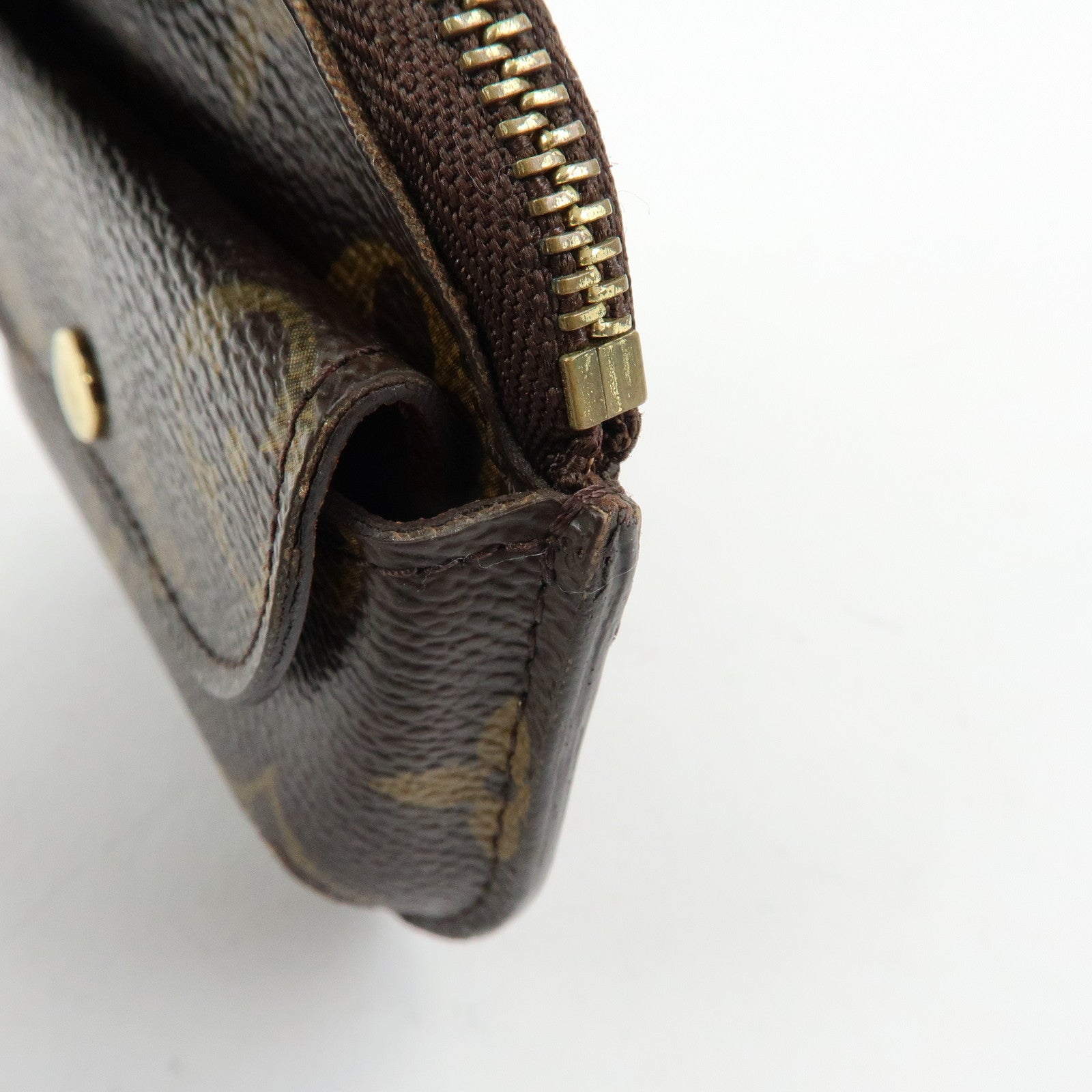 Louis Vuitton Monogram Porte Monnaie Shilling Coin Case M60025