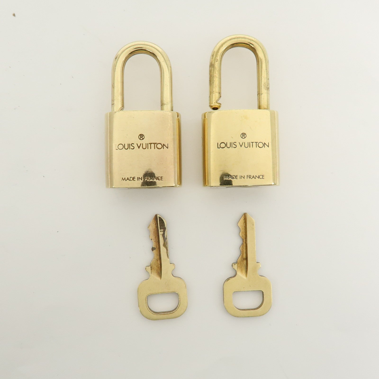 Louis Vuitton Set of 10 Lock & Key Cadena Key Lock Used