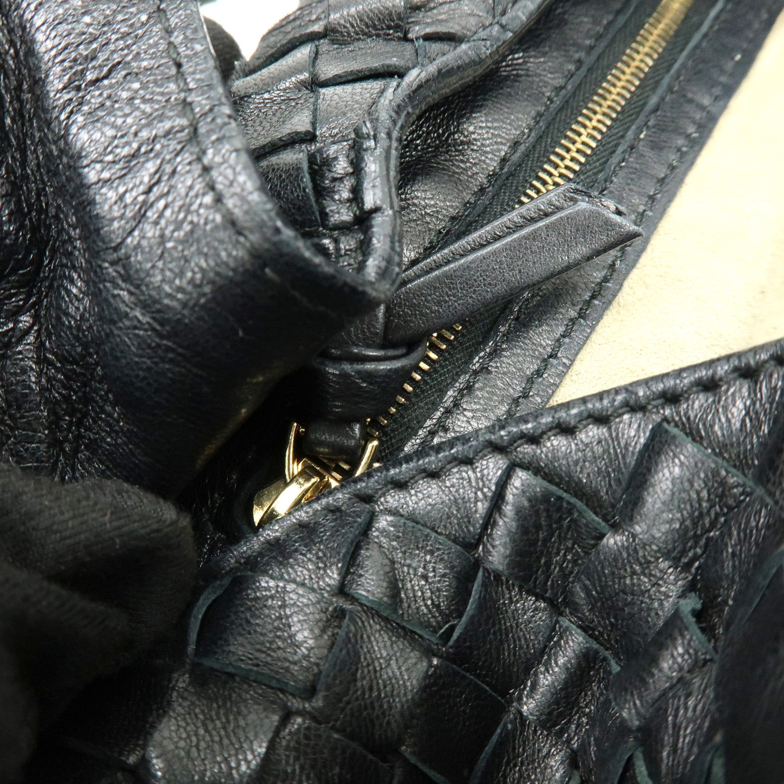 BOTTEGA VENETA  Intrecciato Leather Hand Bag Black 113087